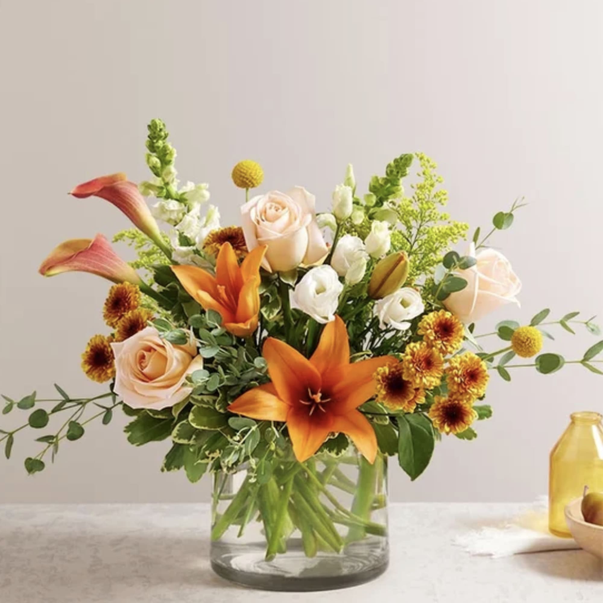 Our nature-inspired bouquet captures all the amazement of autumn. Highlighted by unique
