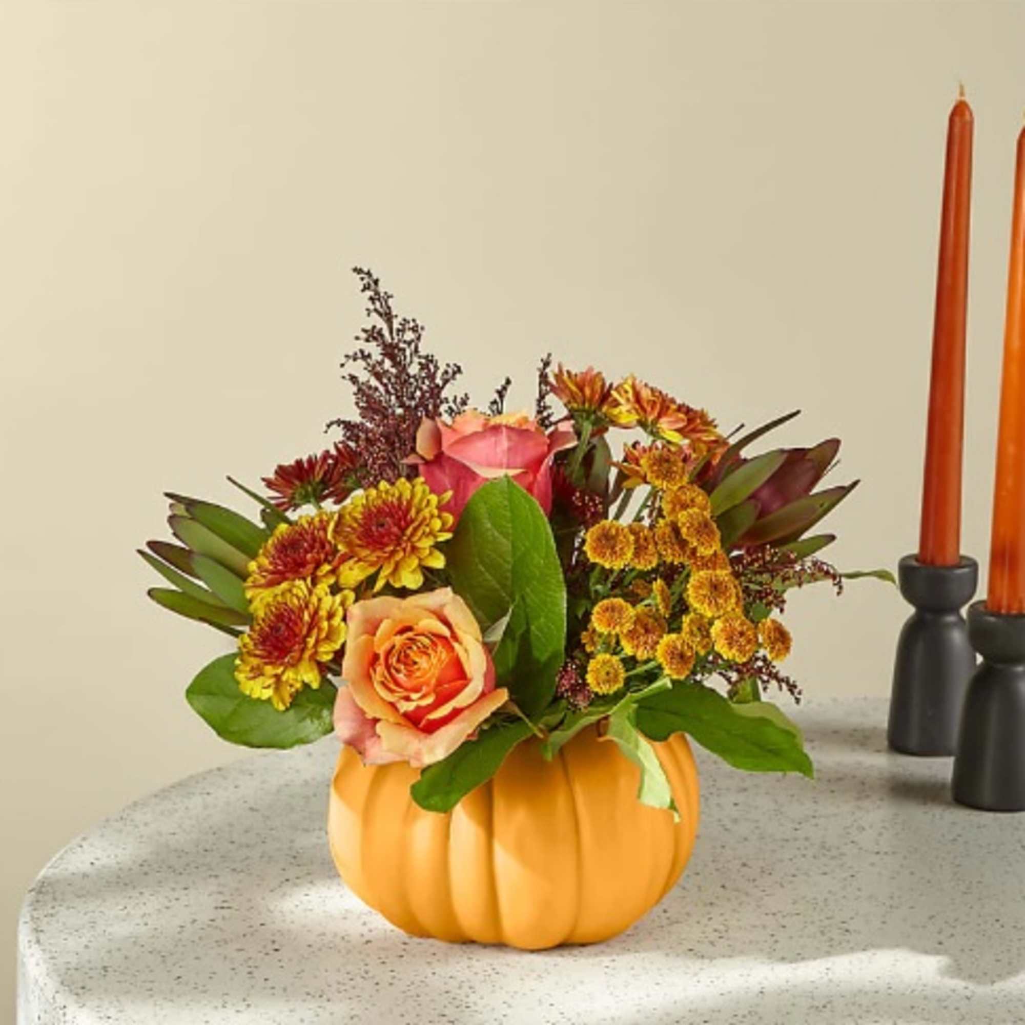 Enjoy a vintage autumnal warmth to this festive arrangement for your parties Enjoy a vintage autumnal warmth to this festive arrangement for your parties