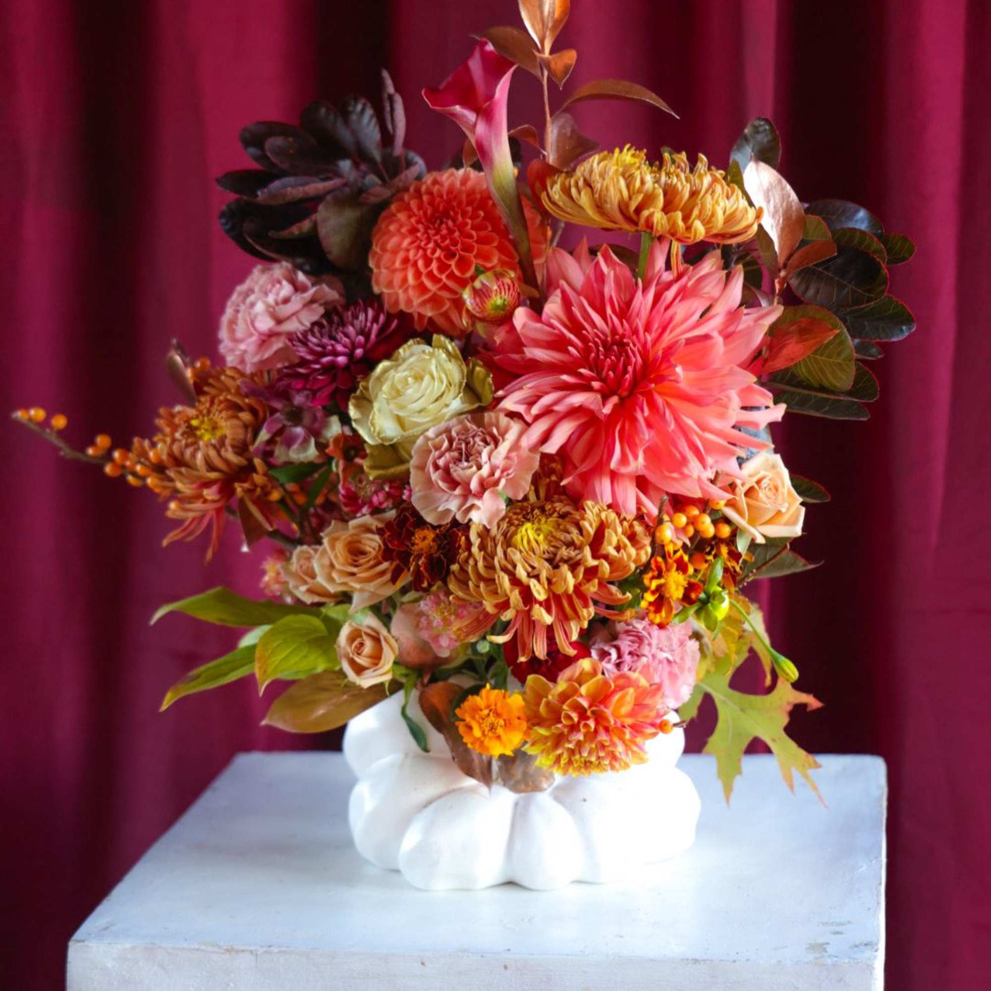 
Custom, one of a kind floral arrangements by floral artist Stacy Leafsong.

Photos