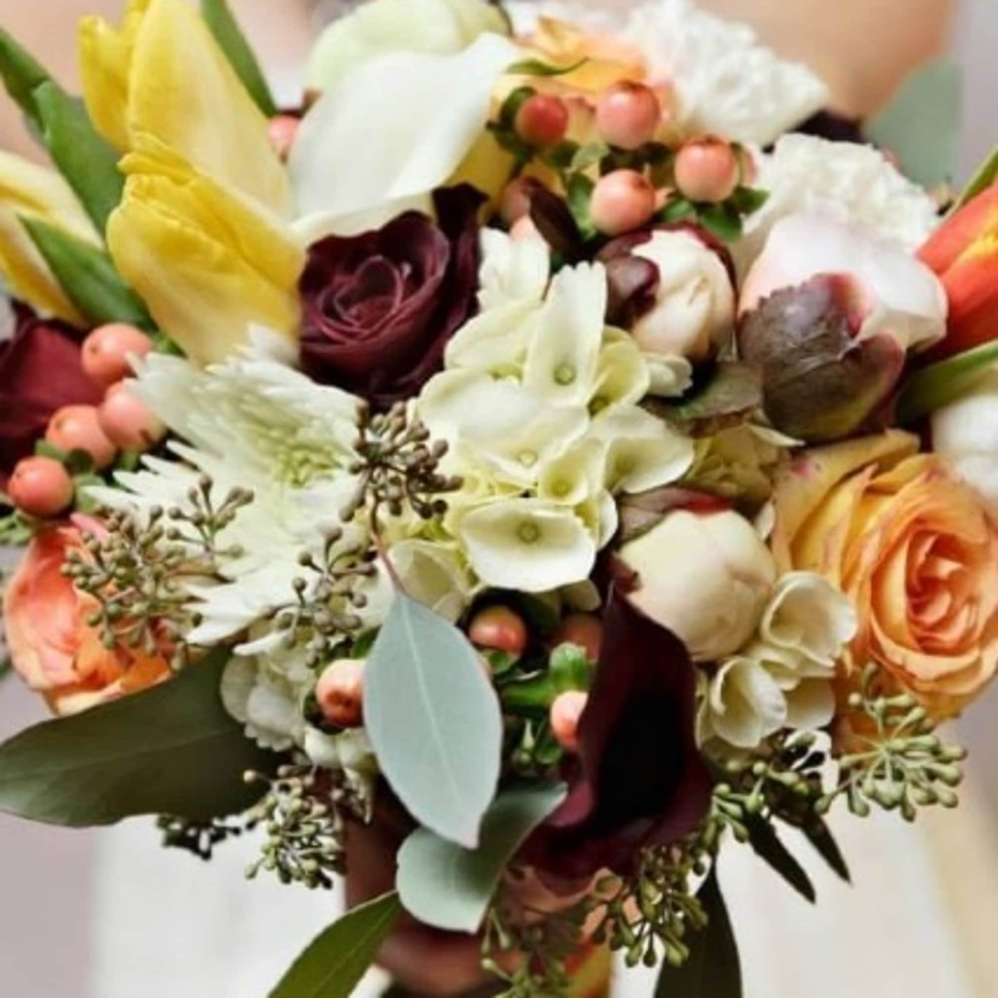 As a designer&rsquo;s choice arrangement, our team will use only the most