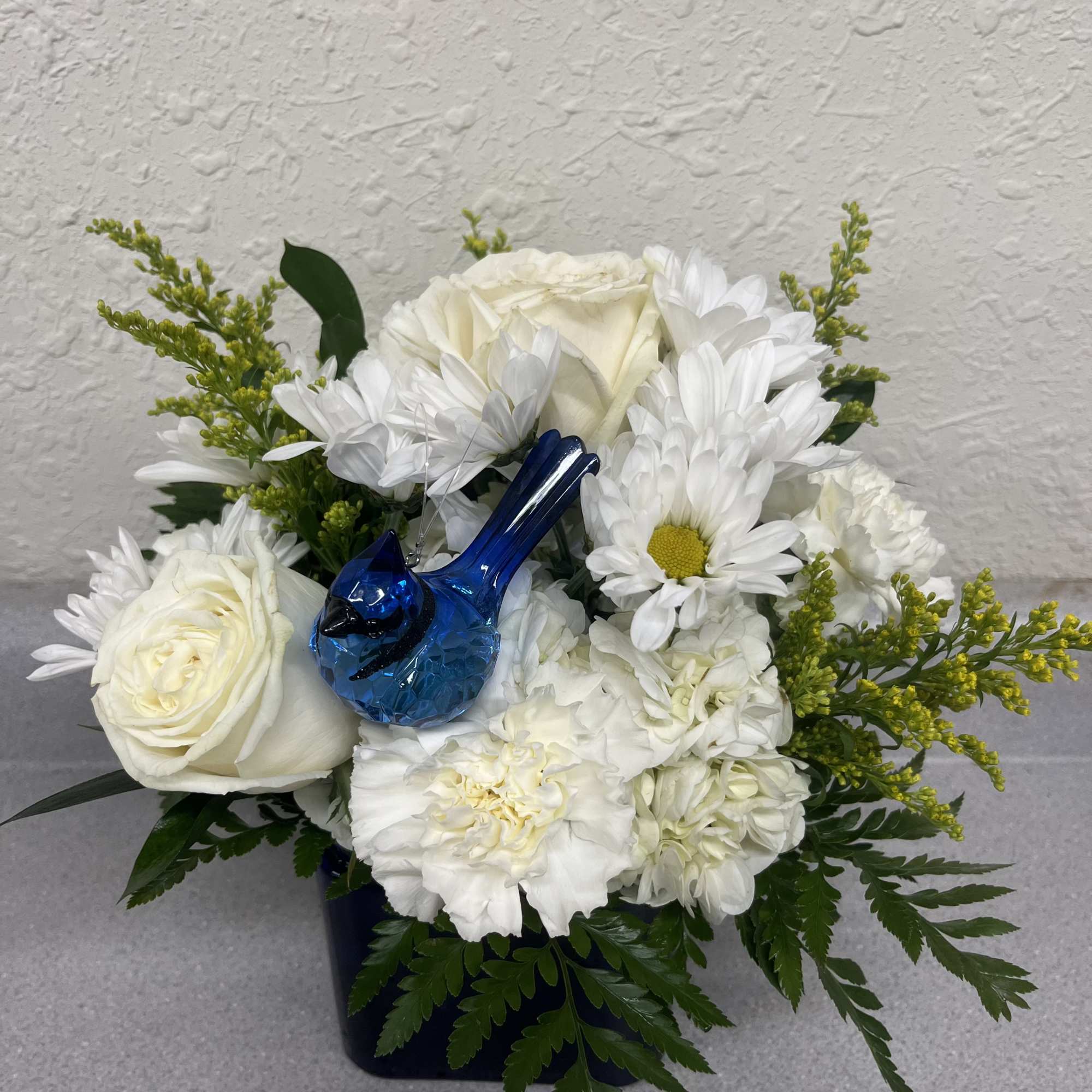 Need a little pick me up?
This simple and elegant arrangement is perfect