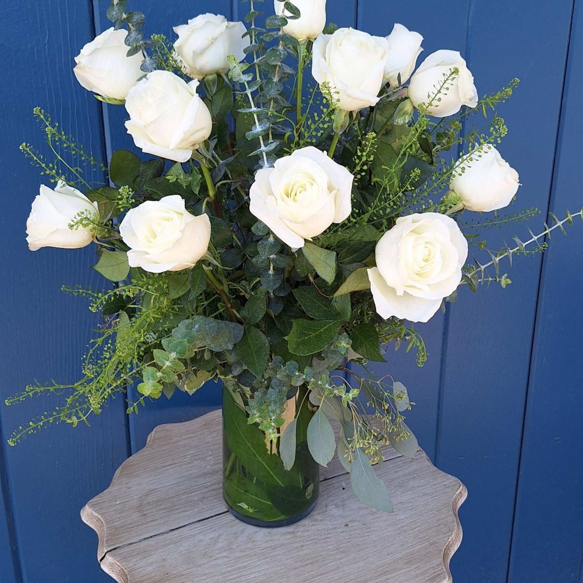 Surprise someone with these pretty white roses and they'll marvel at your Surprise someone with these pretty white roses and they'll marvel at your