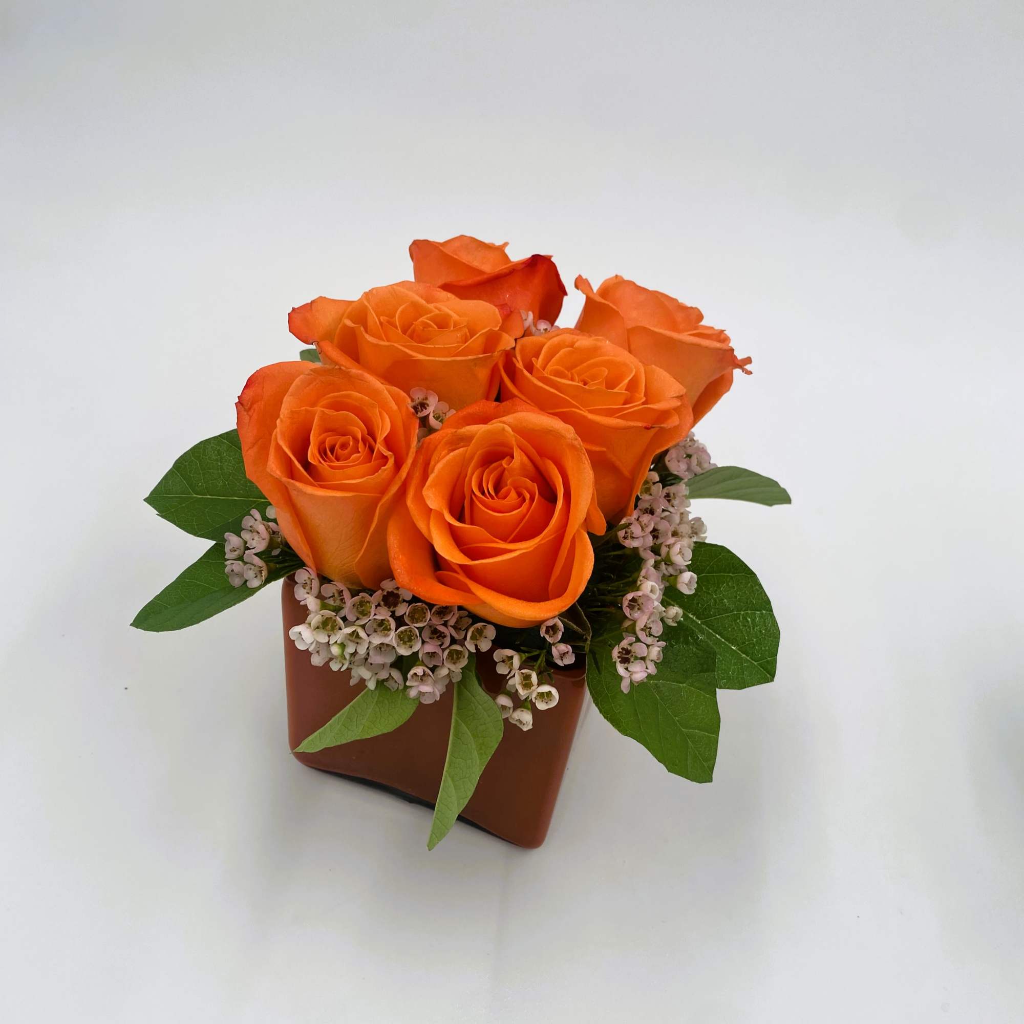 A modern twist on timeless roses, this pav&eacute; design features lush blooms