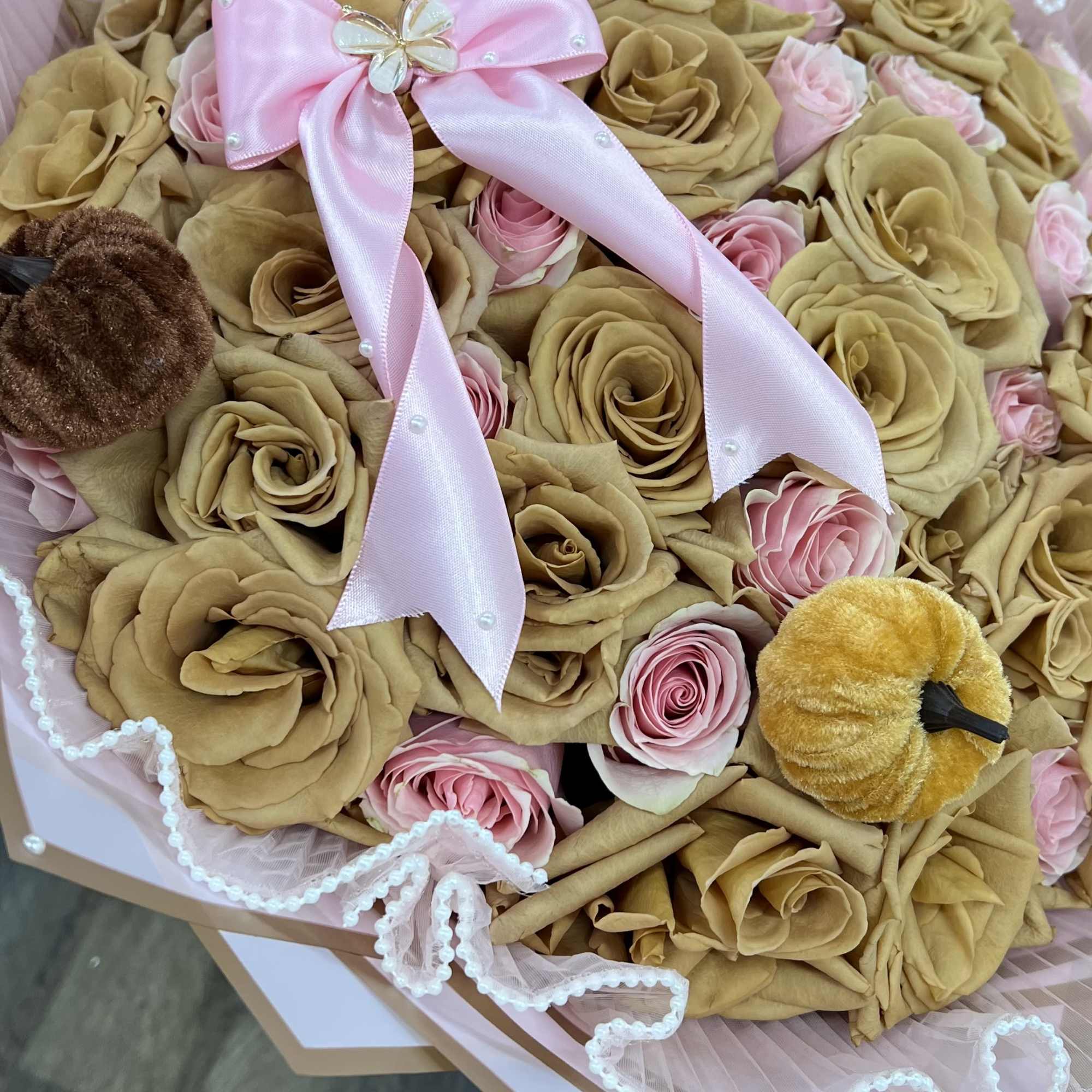 Buyer will receive 50 roses in total 
