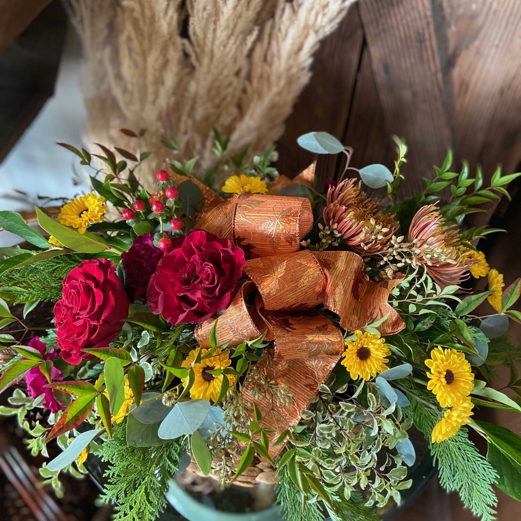 Classic Style Thanksgiving Centerpiece with Copper Leaf Ribbon.  Sure to Finish Classic Style Thanksgiving Centerpiece with Copper Leaf Ribbon.  Sure to Finish