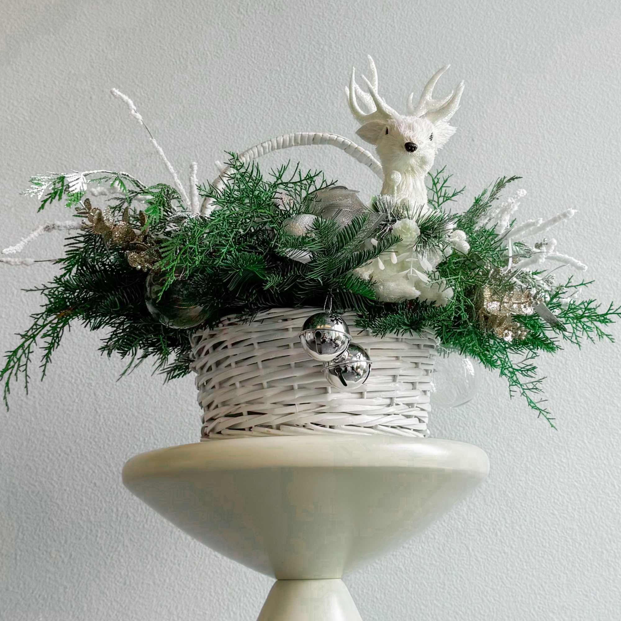 This Christmas bouquet feels like a magical forest captured in winter’s quiet This Christmas bouquet feels like a magical forest captured in winter’s quiet