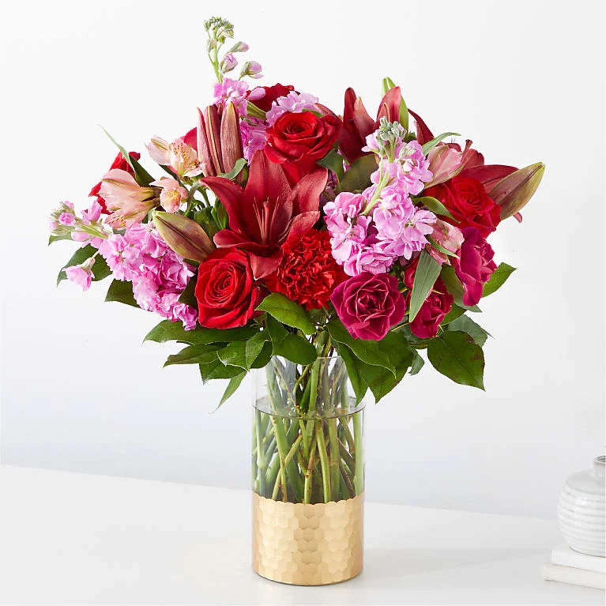 Leave them awestruck with this enchanting arrangement, whether you&#039;re celebrating an anniversary