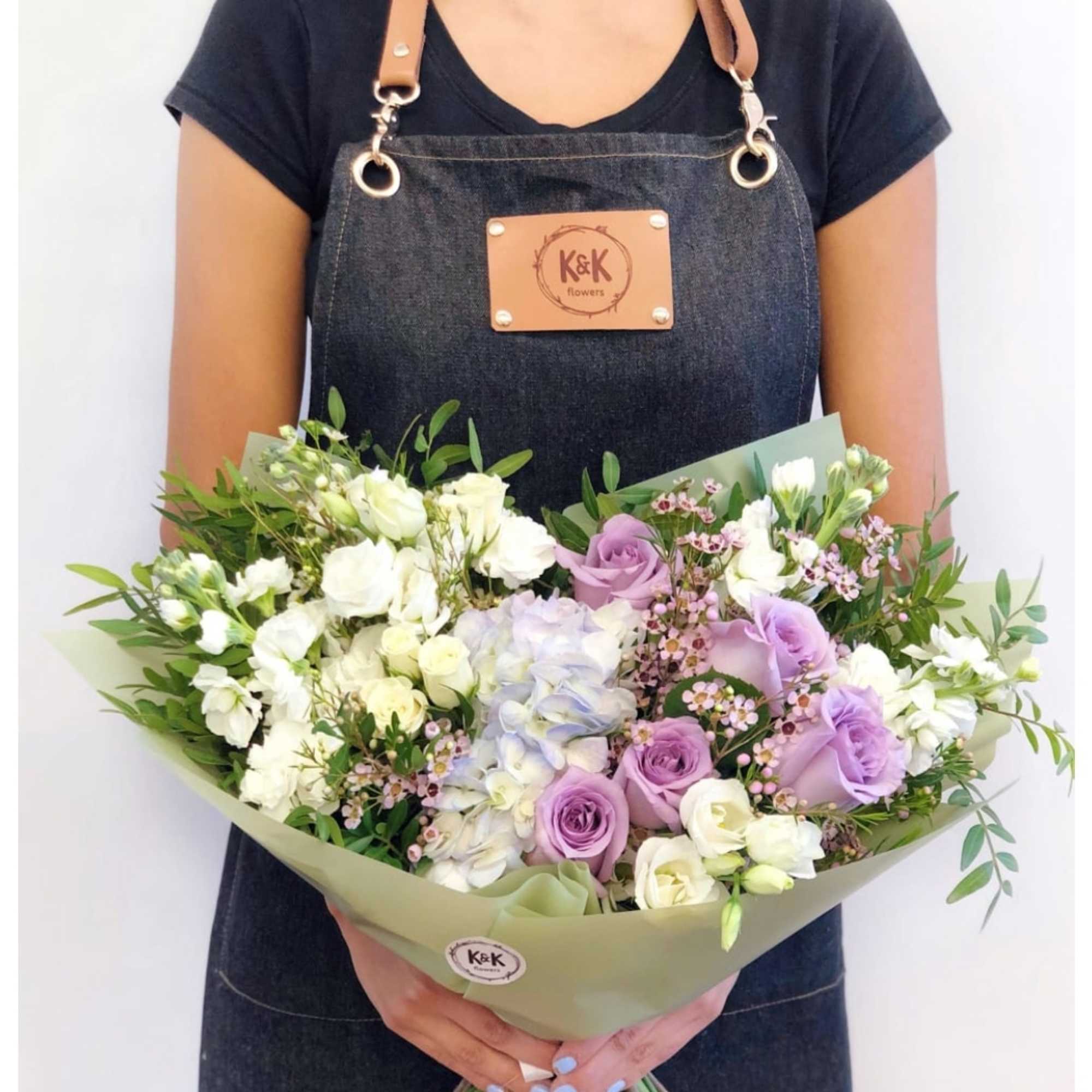 Mixed flowers bouquet, from romantic and gentle to an edgy and interesting Mixed flowers bouquet, from romantic and gentle to an edgy and interesting