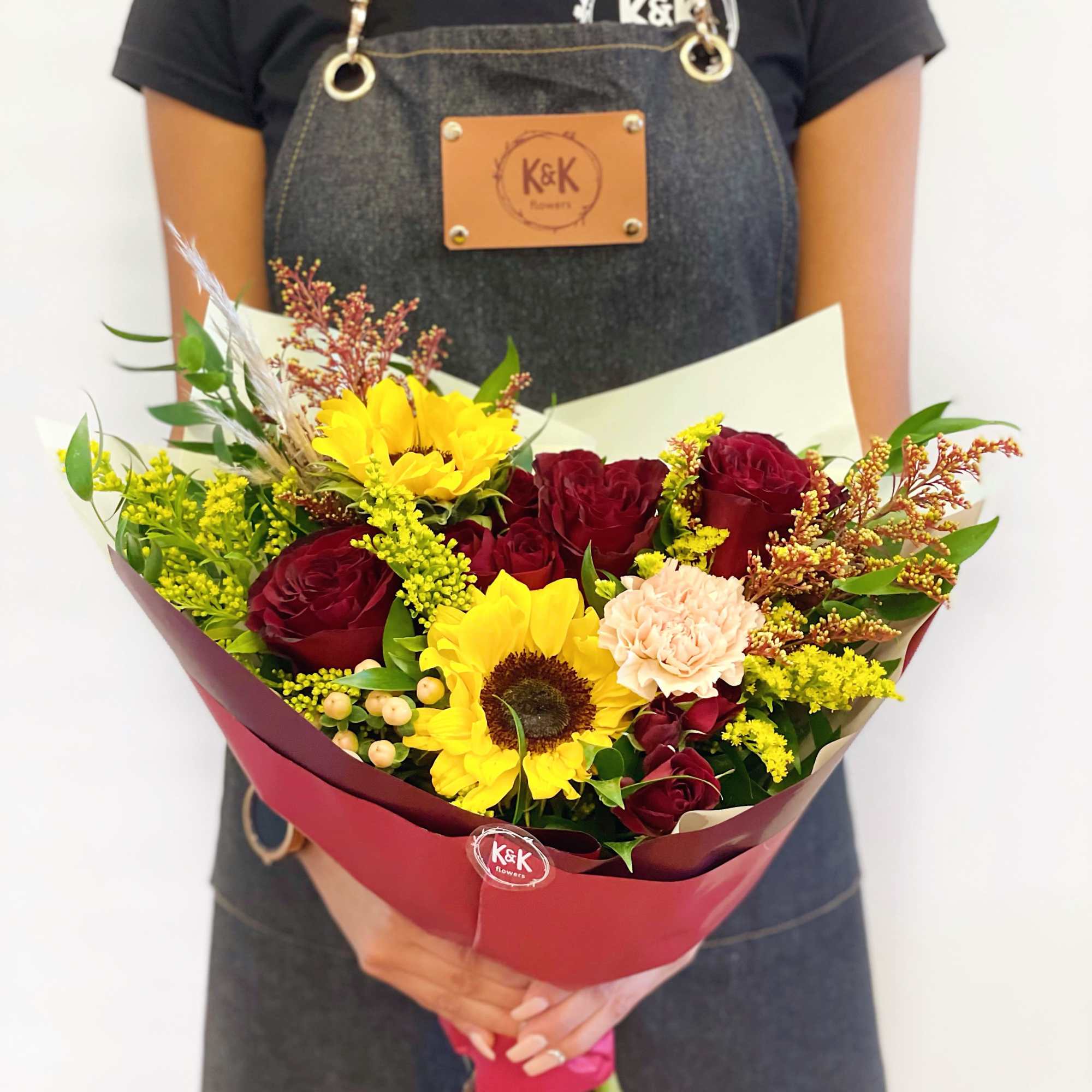 Mixed flowers bouquet, from romantic and gentle to an edgy and interesting