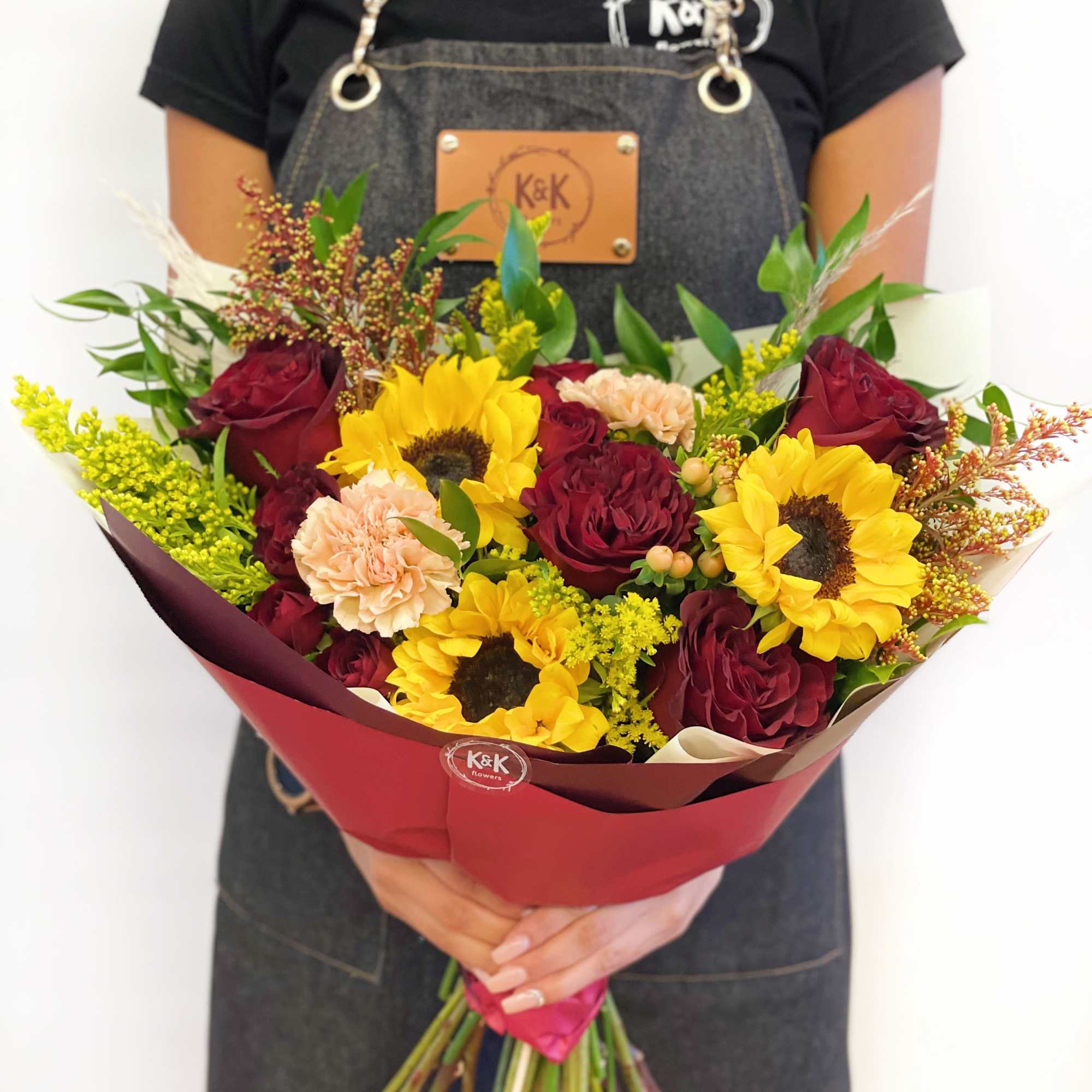 Mixed flowers bouquet, from romantic and gentle to an edgy and interesting
