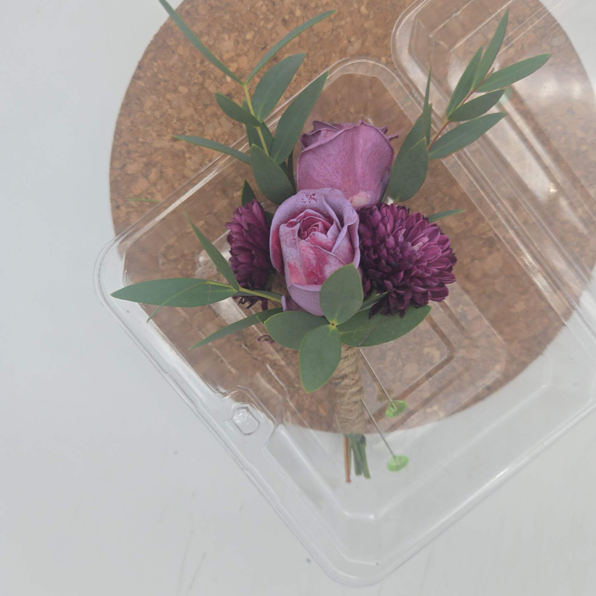 Custom boutonniere - under special instructions please indicate color suggestion and style