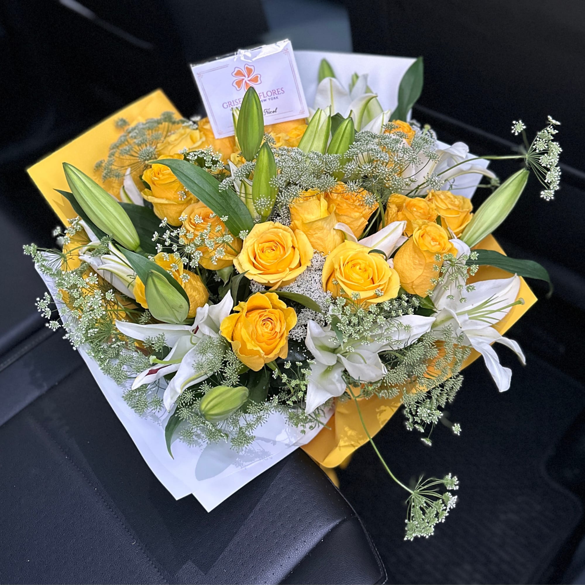 Hermoso arreglo con 24 rosas amarillas o del color de tu preferencia