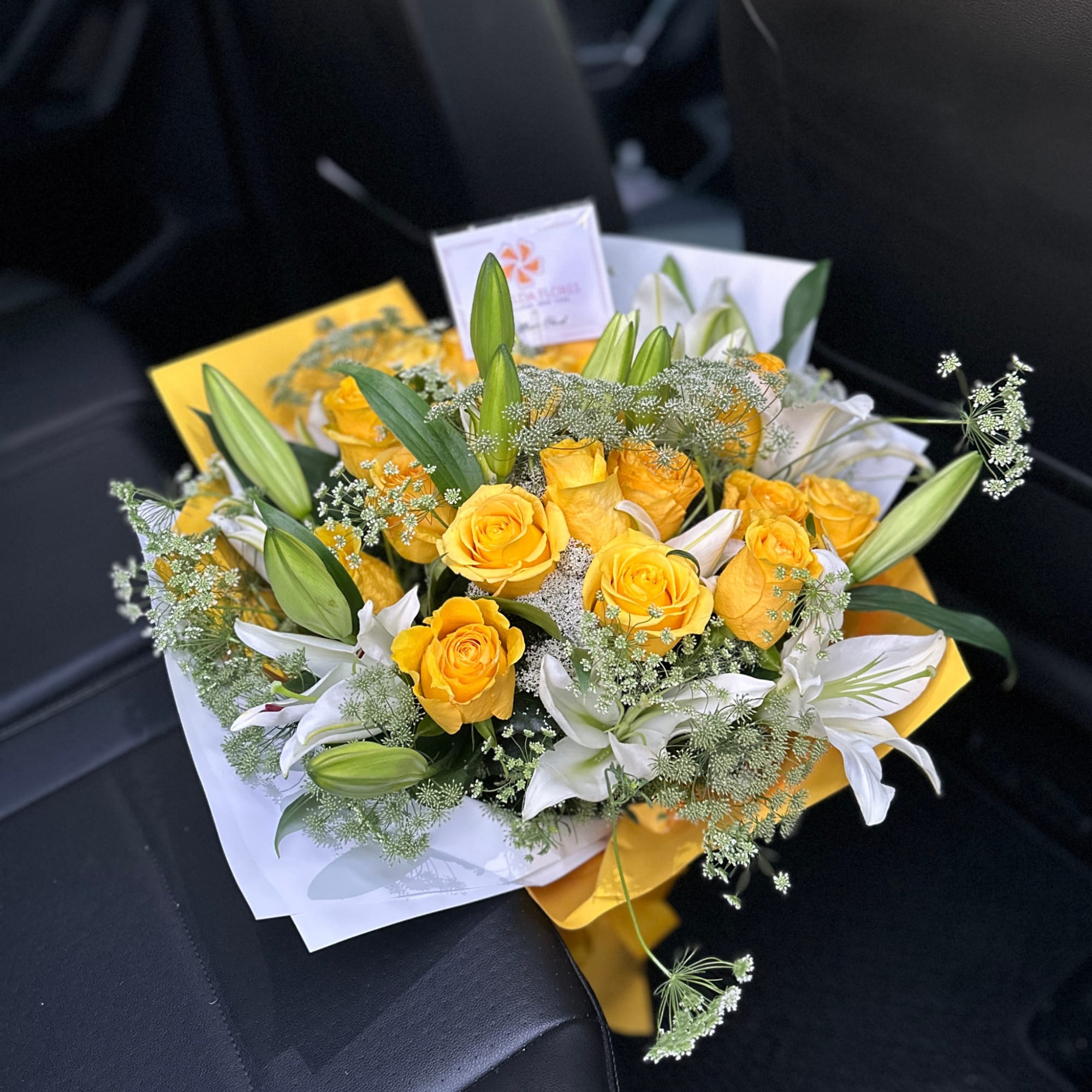 Hermoso arreglo con 24 rosas amarillas o del color de tu preferencia