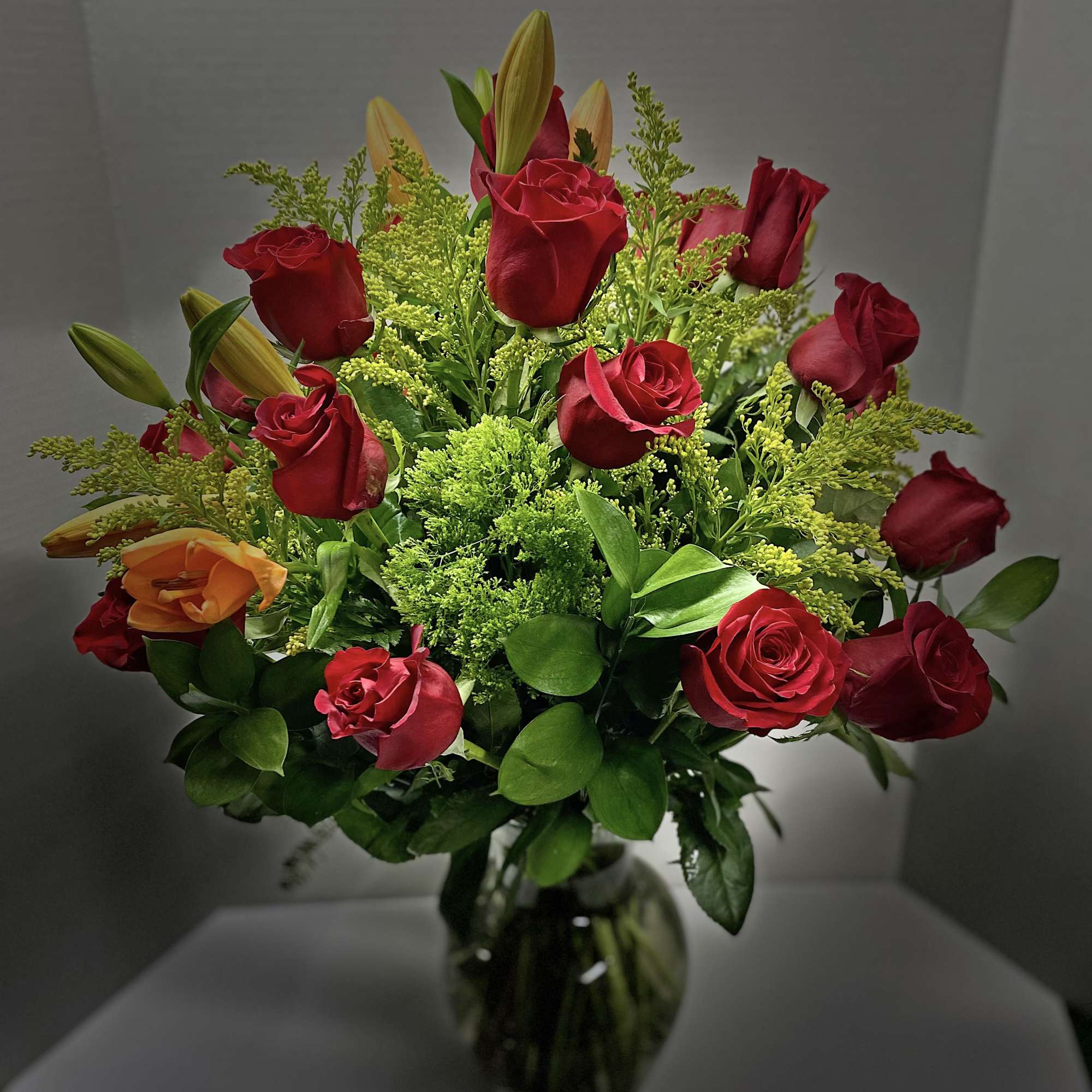 Sweep her off her feet with red roses in a gracefully  Sweep her off her feet with red roses in a gracefully