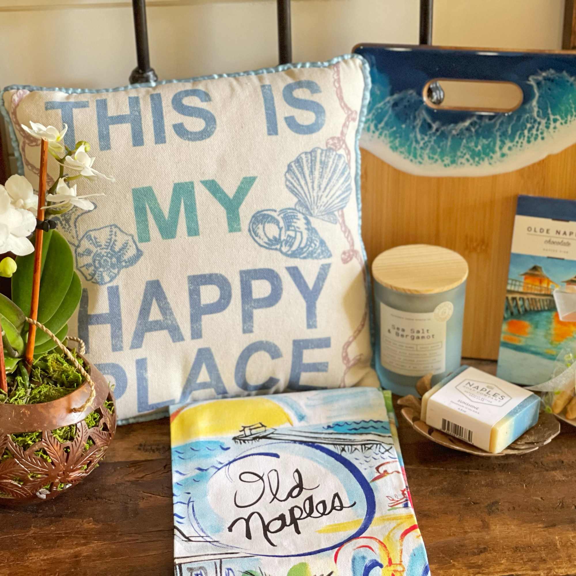 This basket really captures the feel of living by the ocean. It
