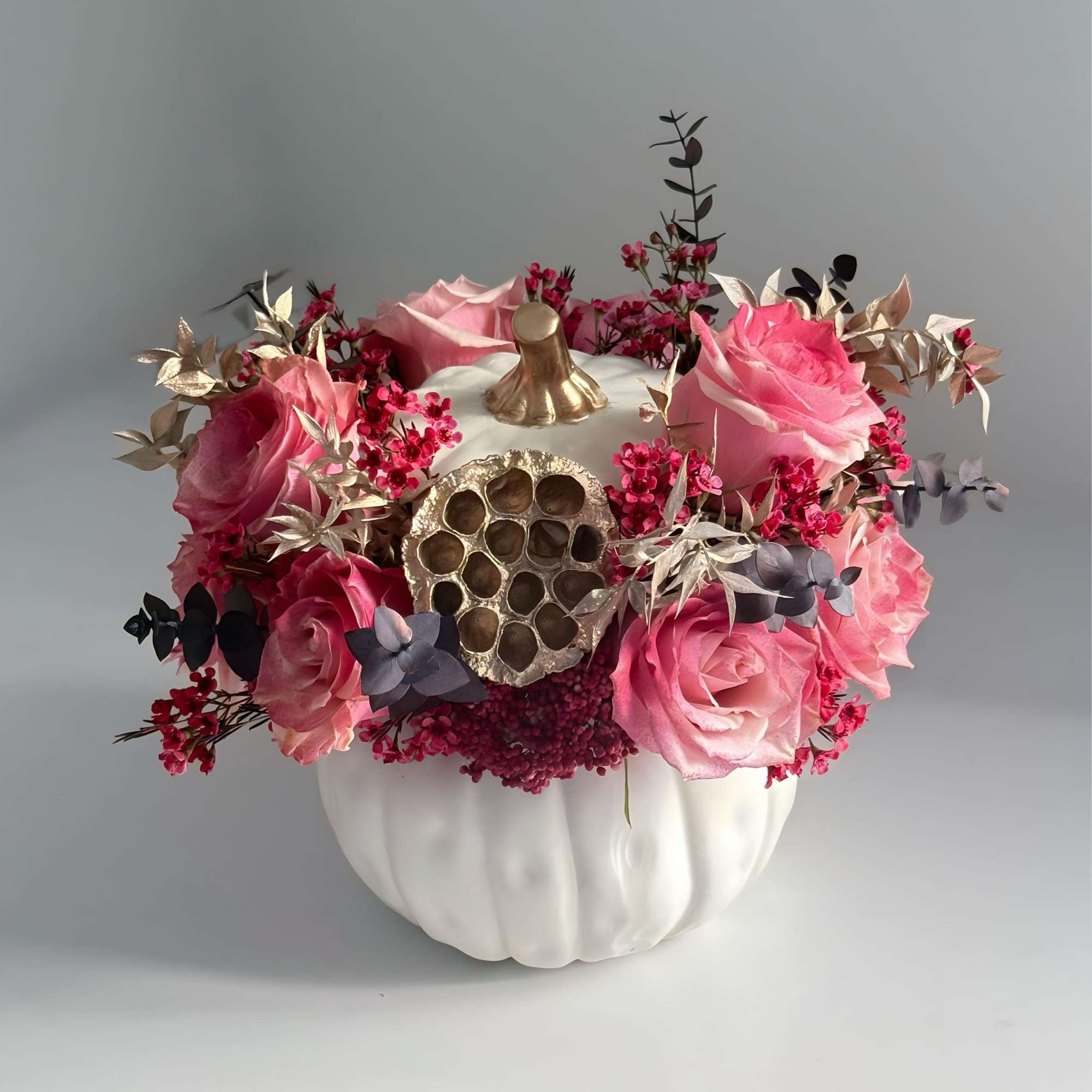 Blush Pumpkin captures the charm of gentle warmth- soft roses, golden notes