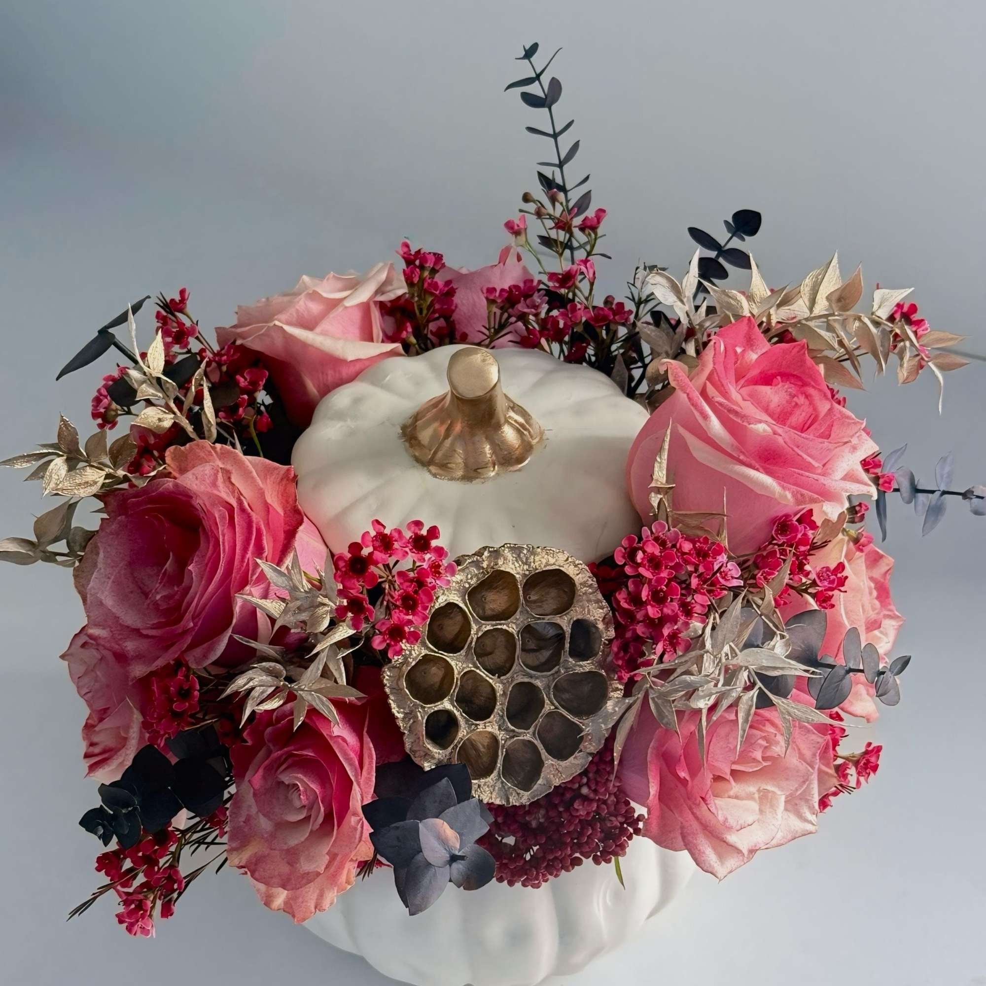 Blush Pumpkin captures the charm of gentle warmth- soft roses, golden notes