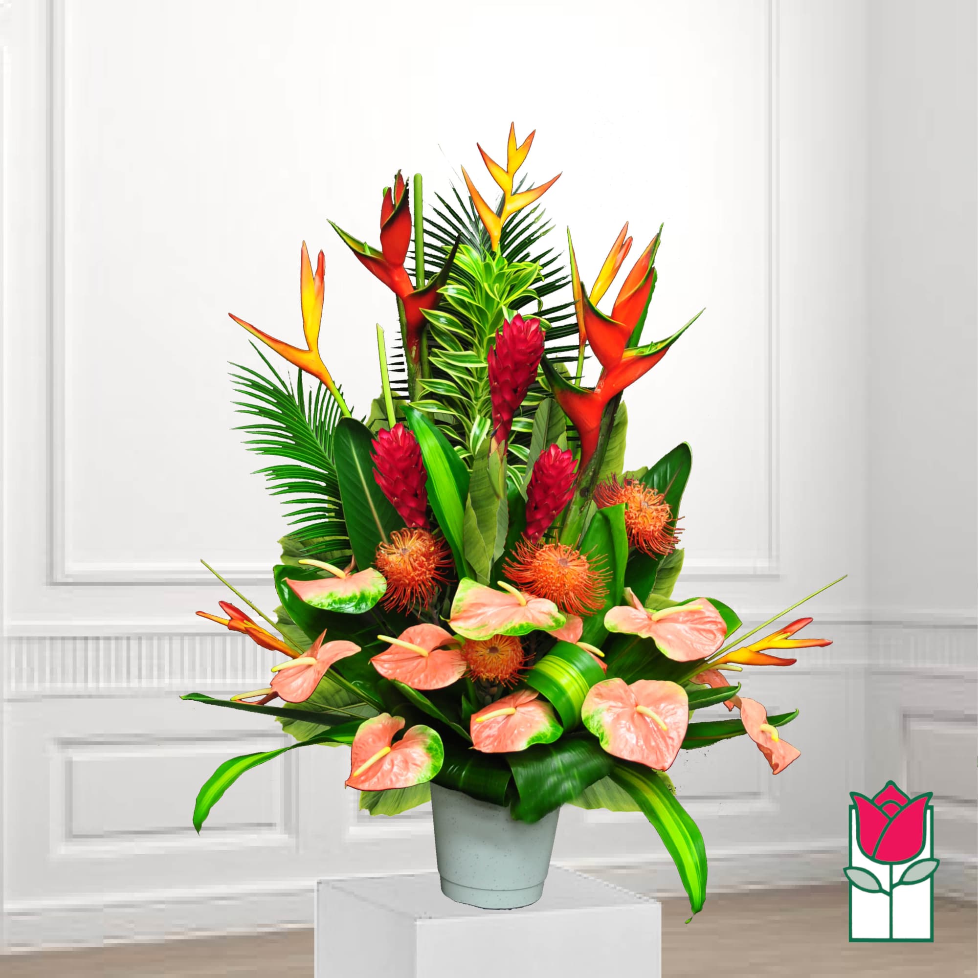  The Beretania Florist Kewalo Tropical Bouquet is a beautiful bouquet that