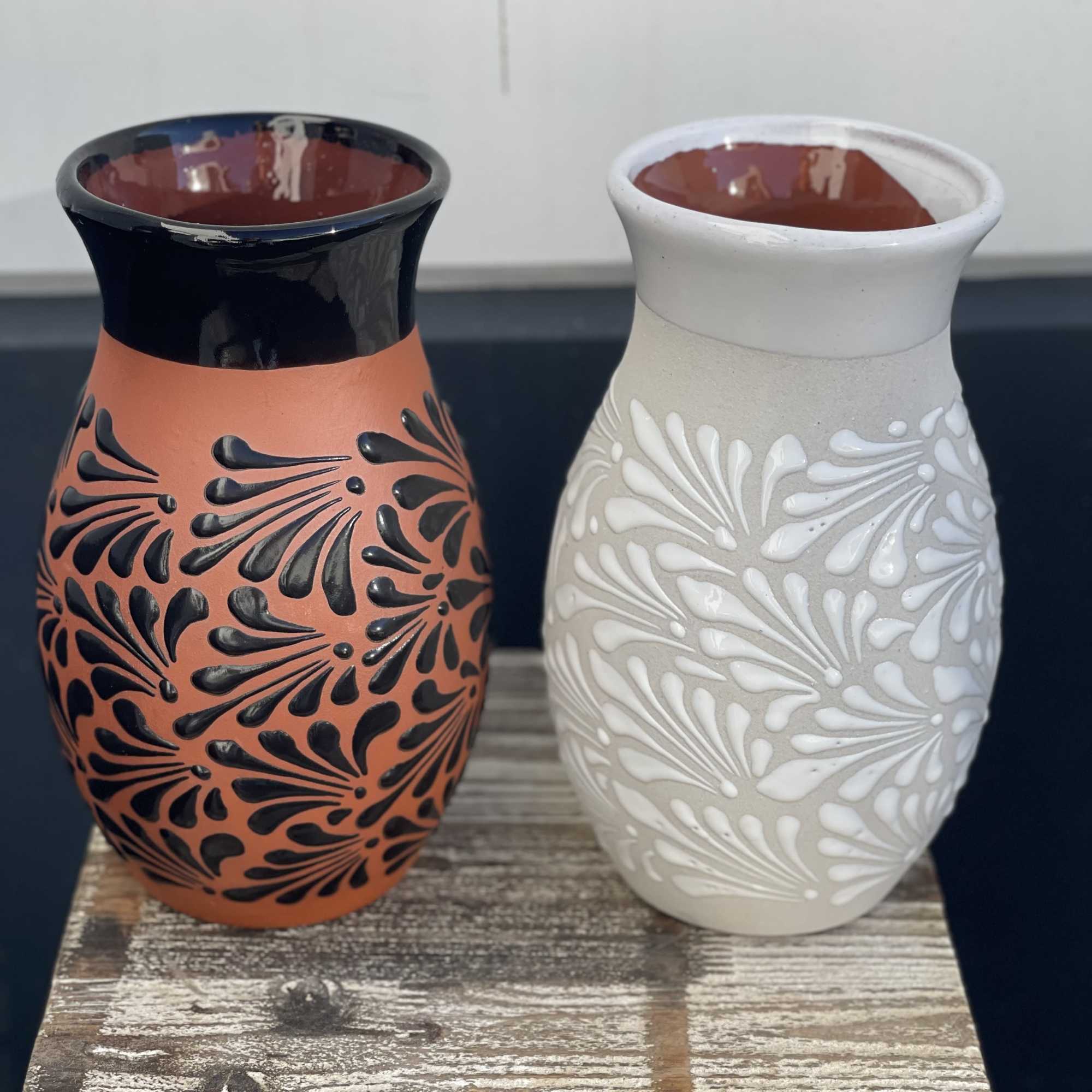 Cielito Lindo Mexican vase will be clay/black color or white/white color Cielito Lindo Mexican vase will be clay/black color or white/white color