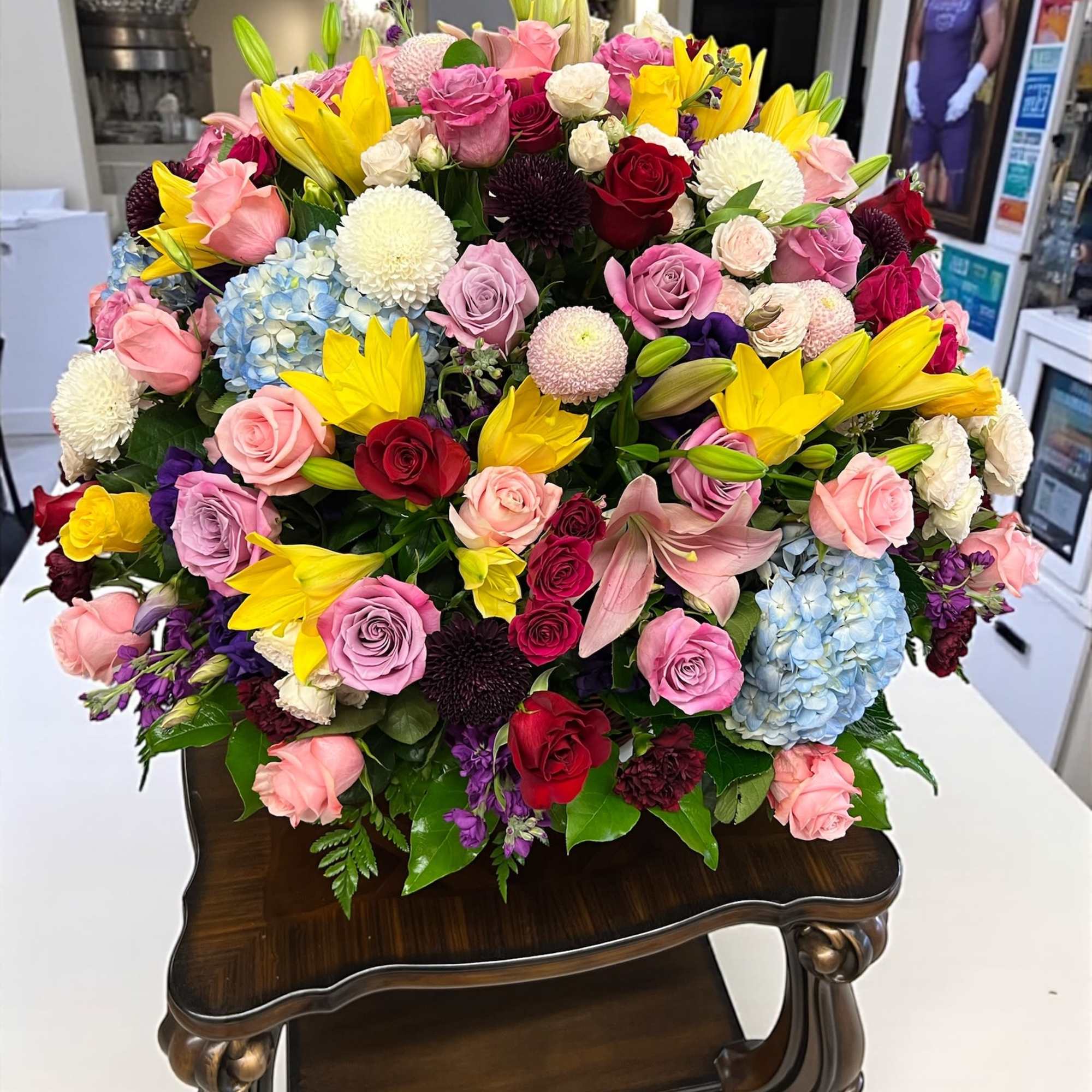  Oversized Garden Elegance Basket

A breathtaking symphony of colors and textures, this