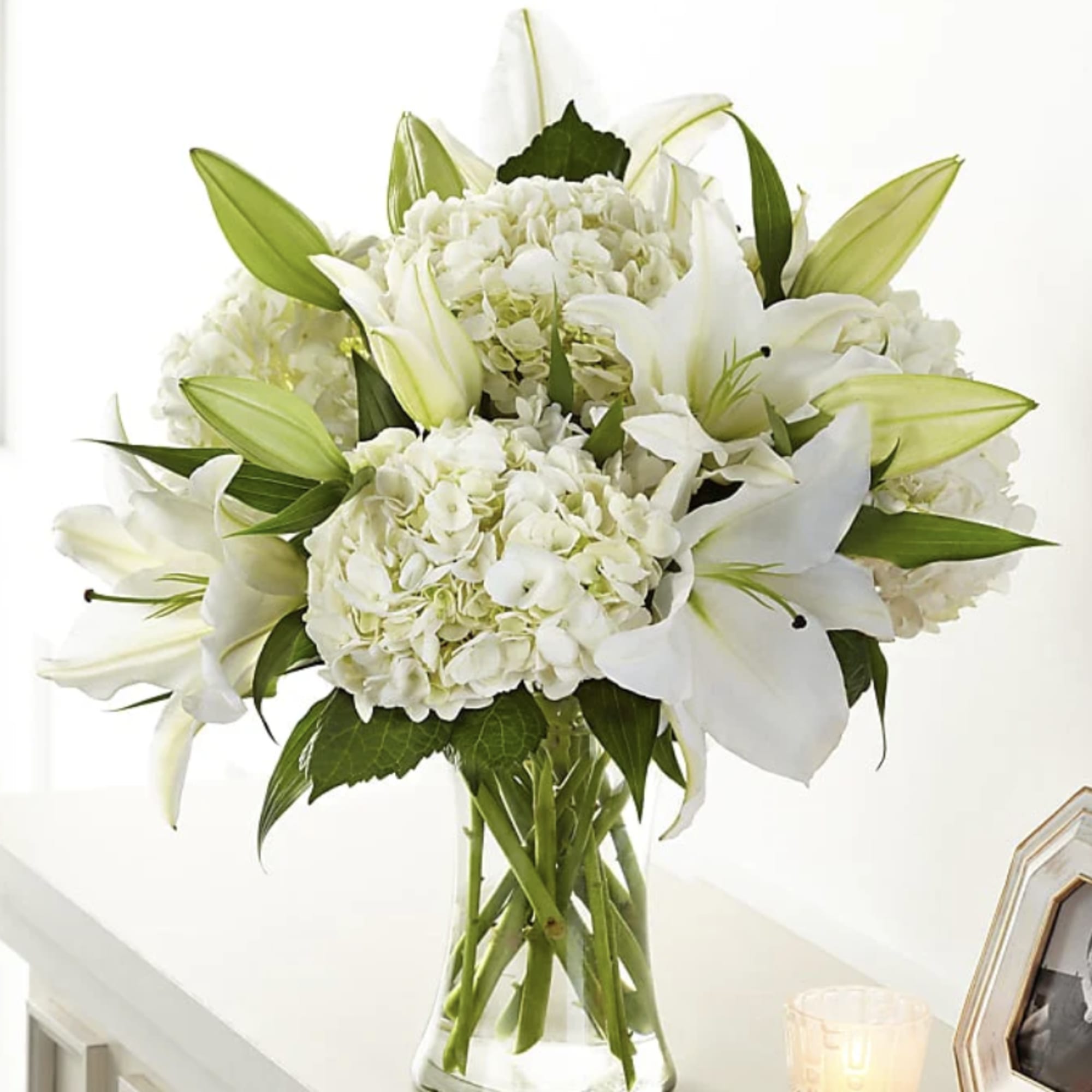 A white bouquet to show your love