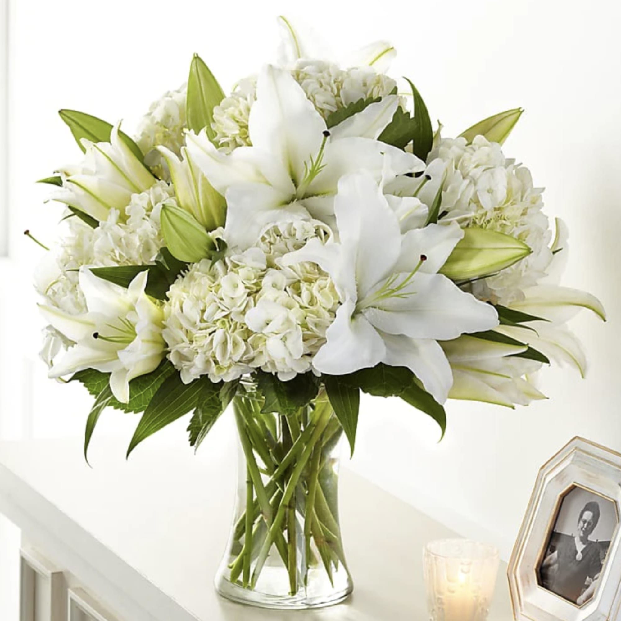 A white bouquet to show your love