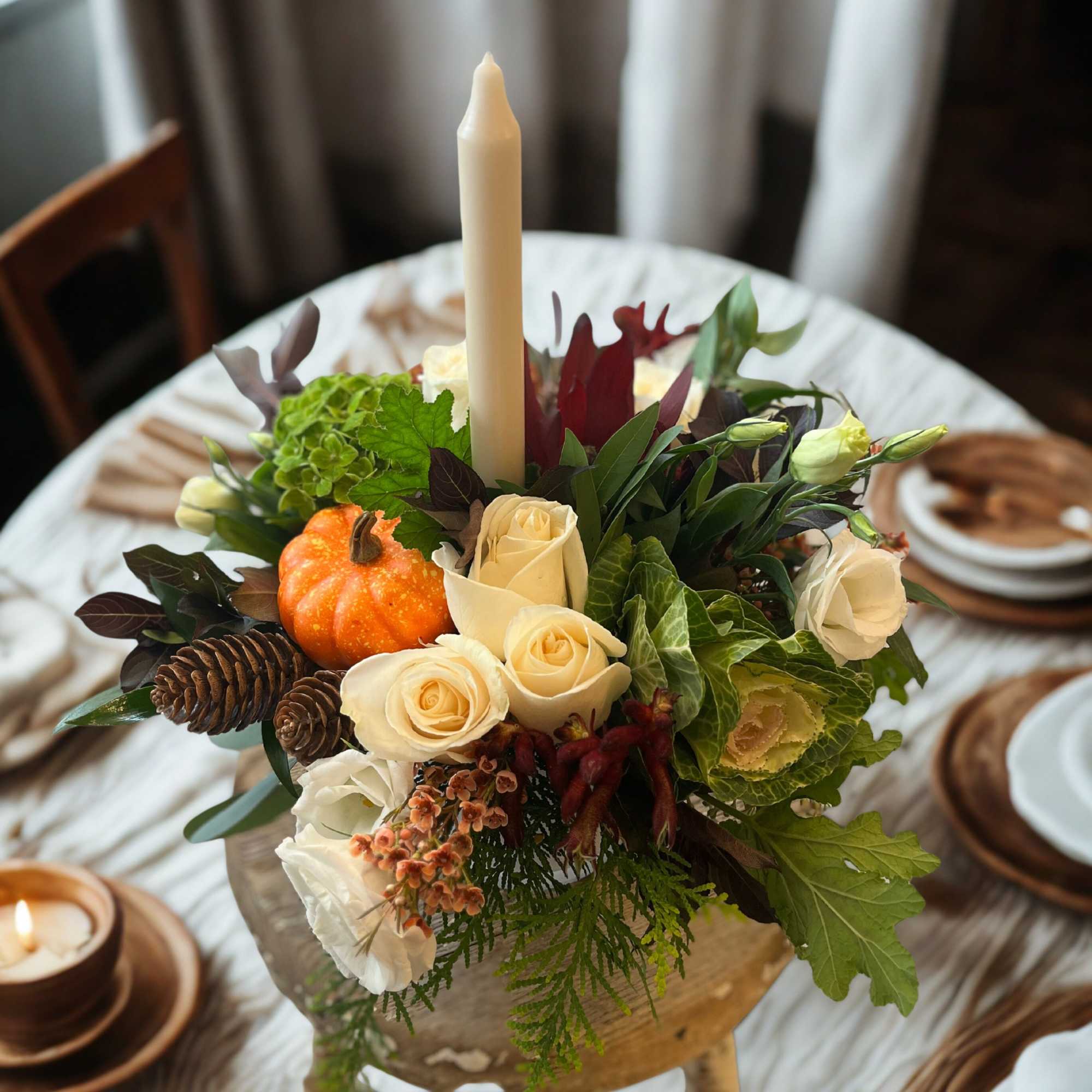 This round and full centerpiece is a wonderful addition to your holiday