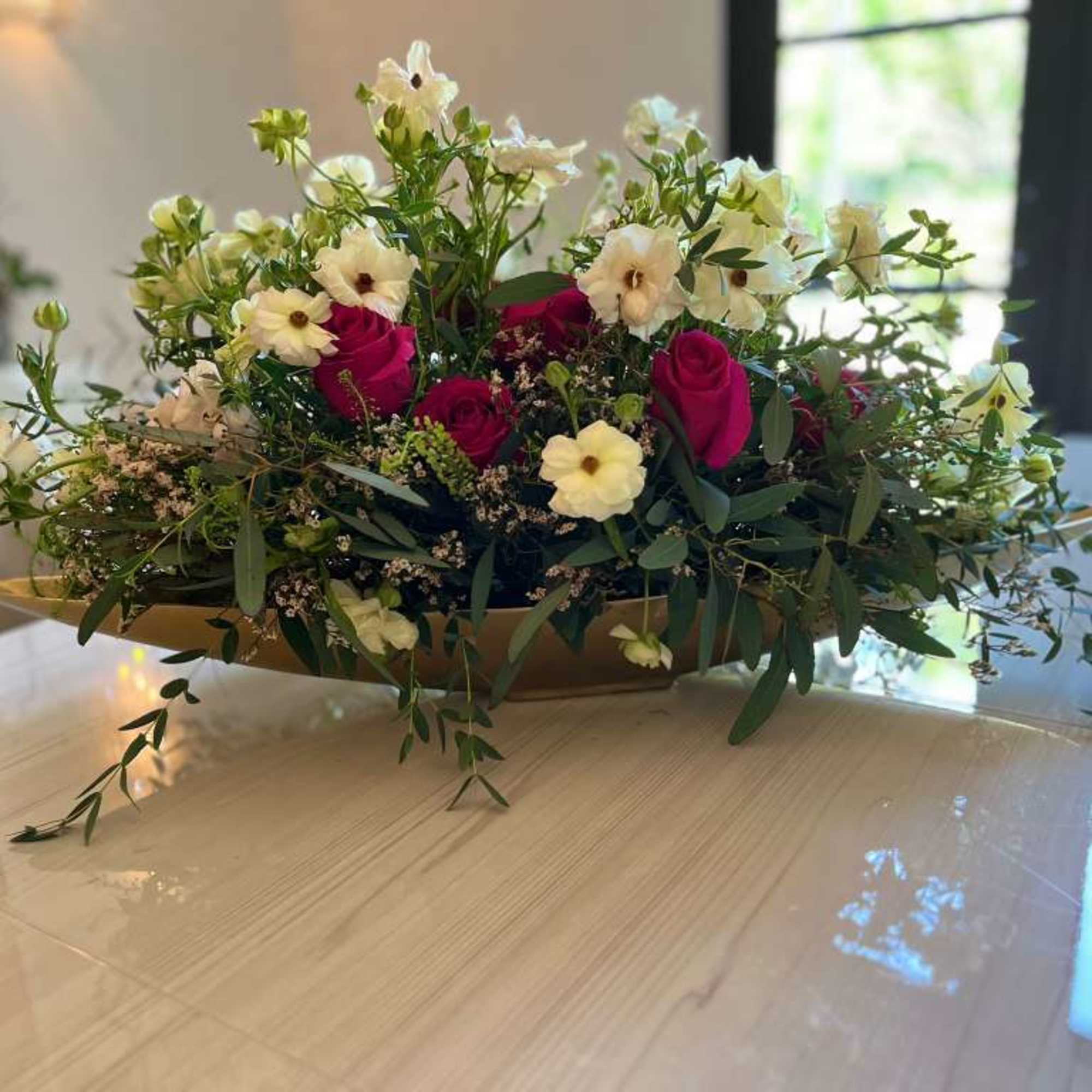 A design that combines elegance, creativity, and freshness. Our "Sailing Among Flowers"