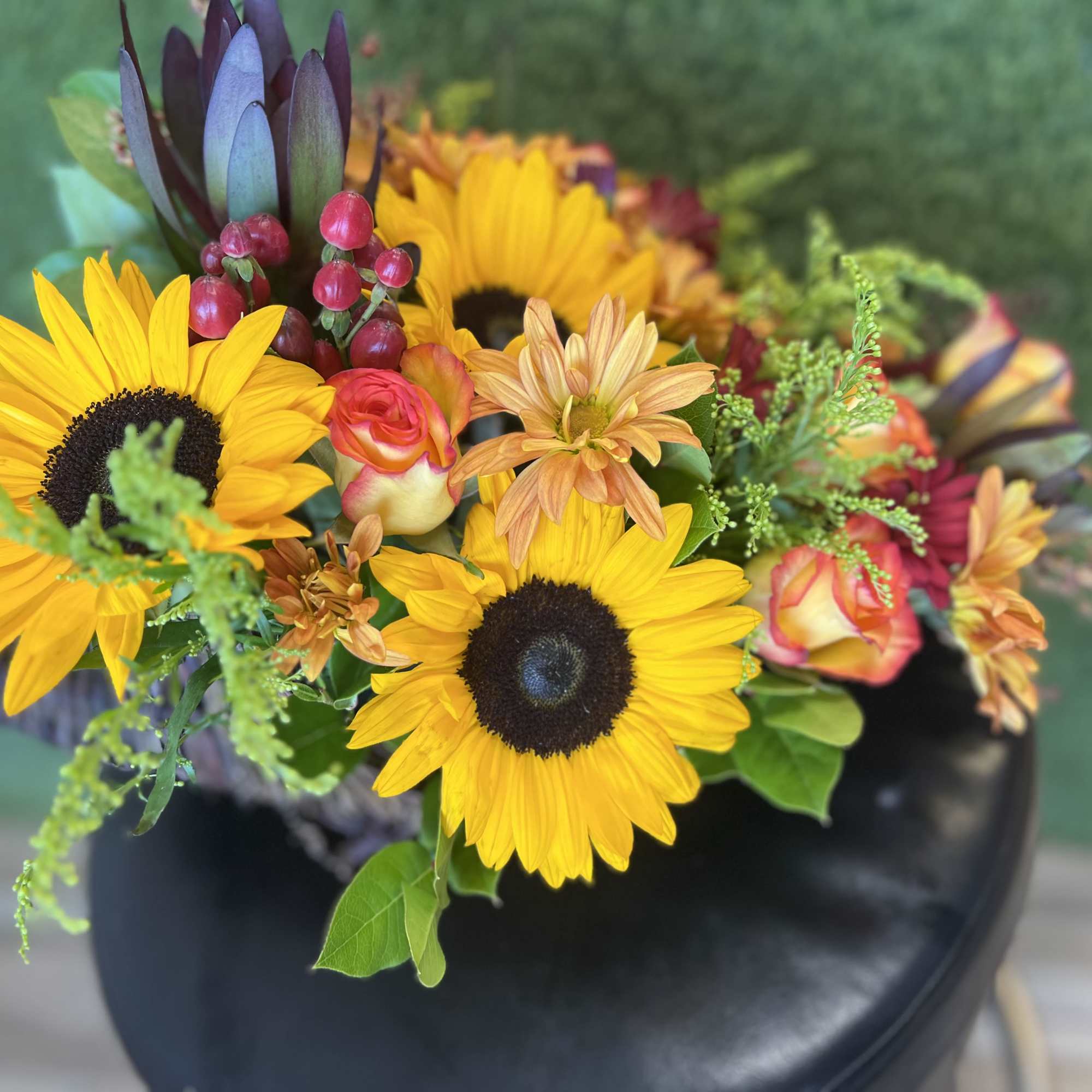 Celebrate the season of Thanksgiving with this traditional symbol of autumnal abundance. Celebrate the season of Thanksgiving with this traditional symbol of autumnal abundance.