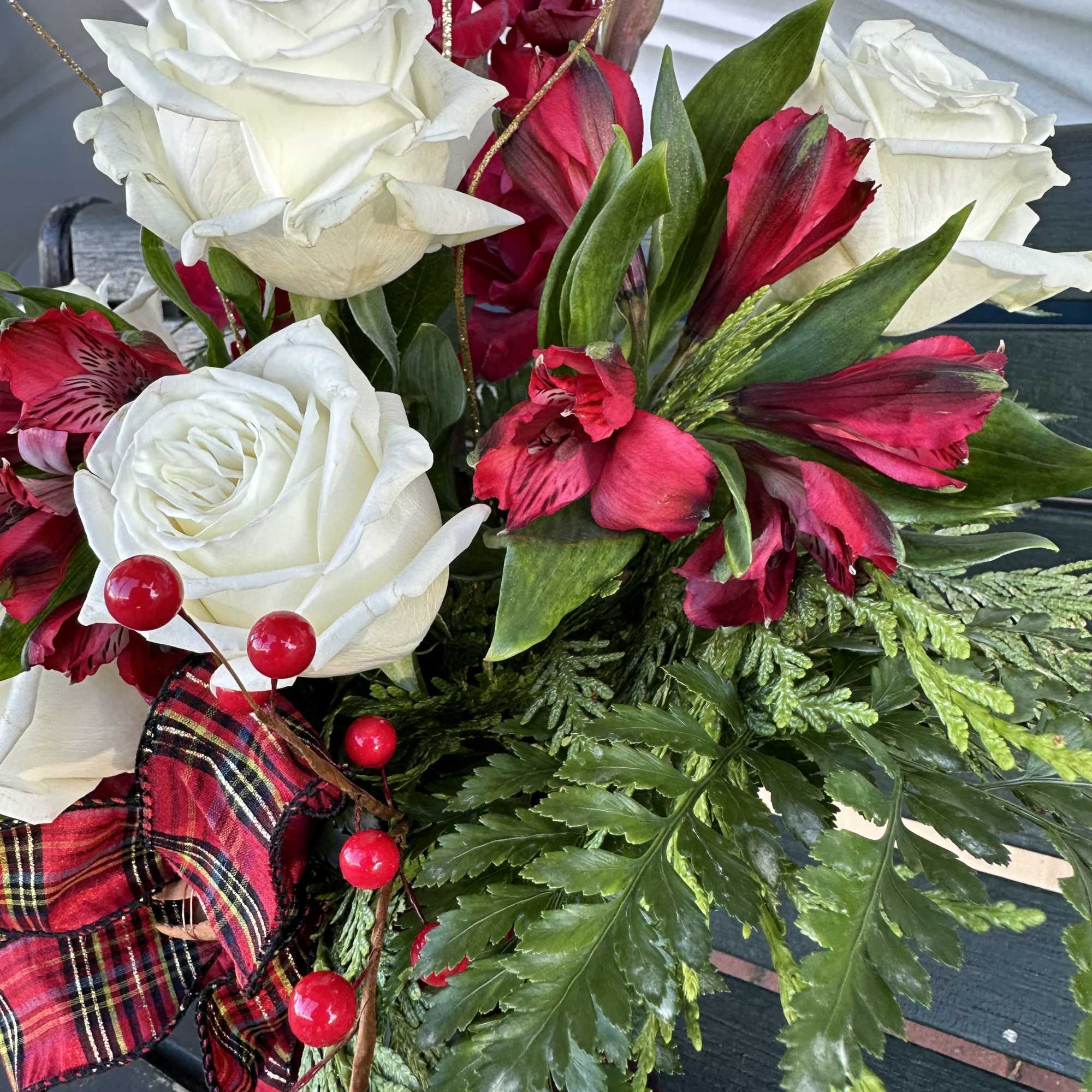 Grand floral fresh cut Christmas design in red white green and gold.