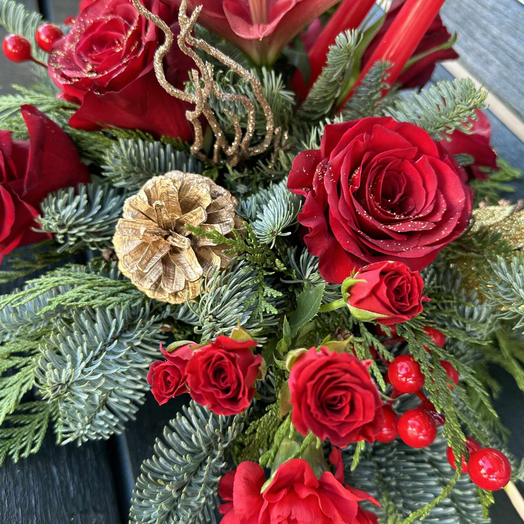 Exceptional fresh cut Christmas design! An exclusive gift and very stylish seasonal