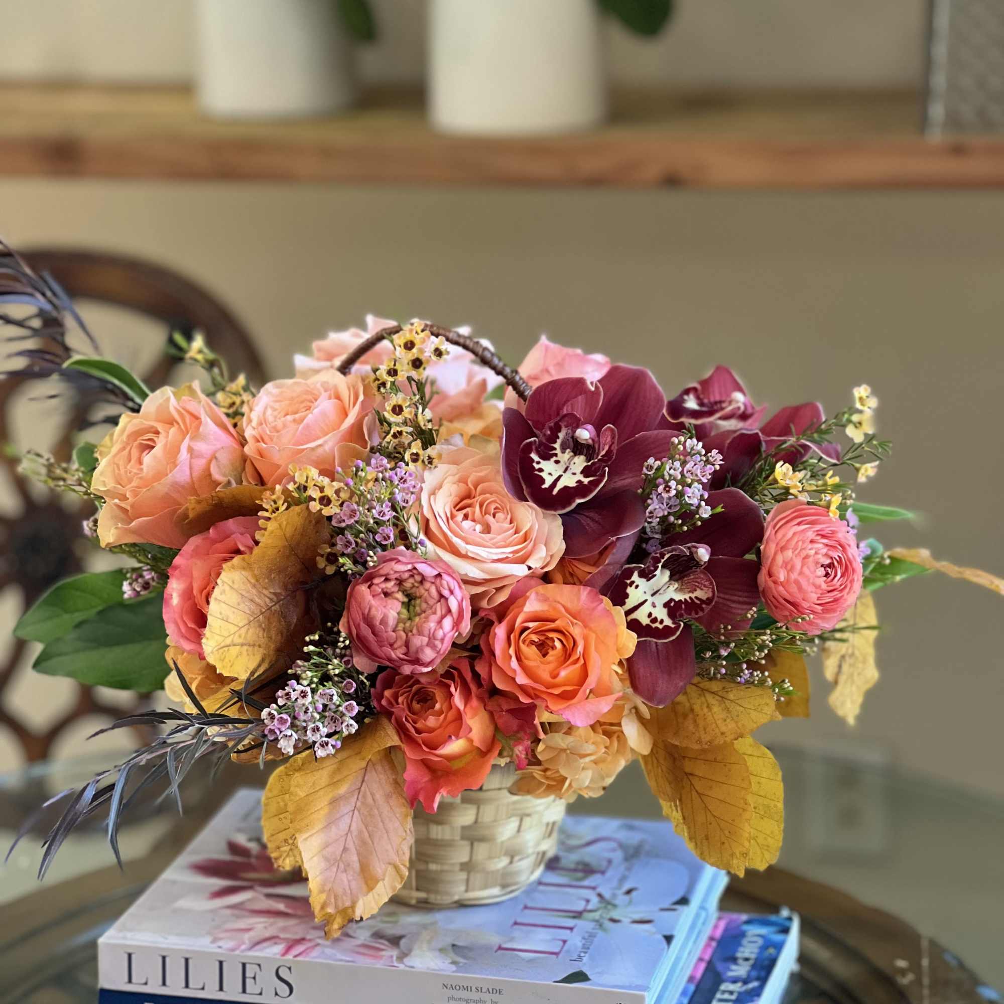 Flowers: free spirit roses, orange ranunculus, kahala garden roses, copper beech tuscan Flowers: free spirit roses, orange ranunculus, kahala garden roses, copper beech tuscan