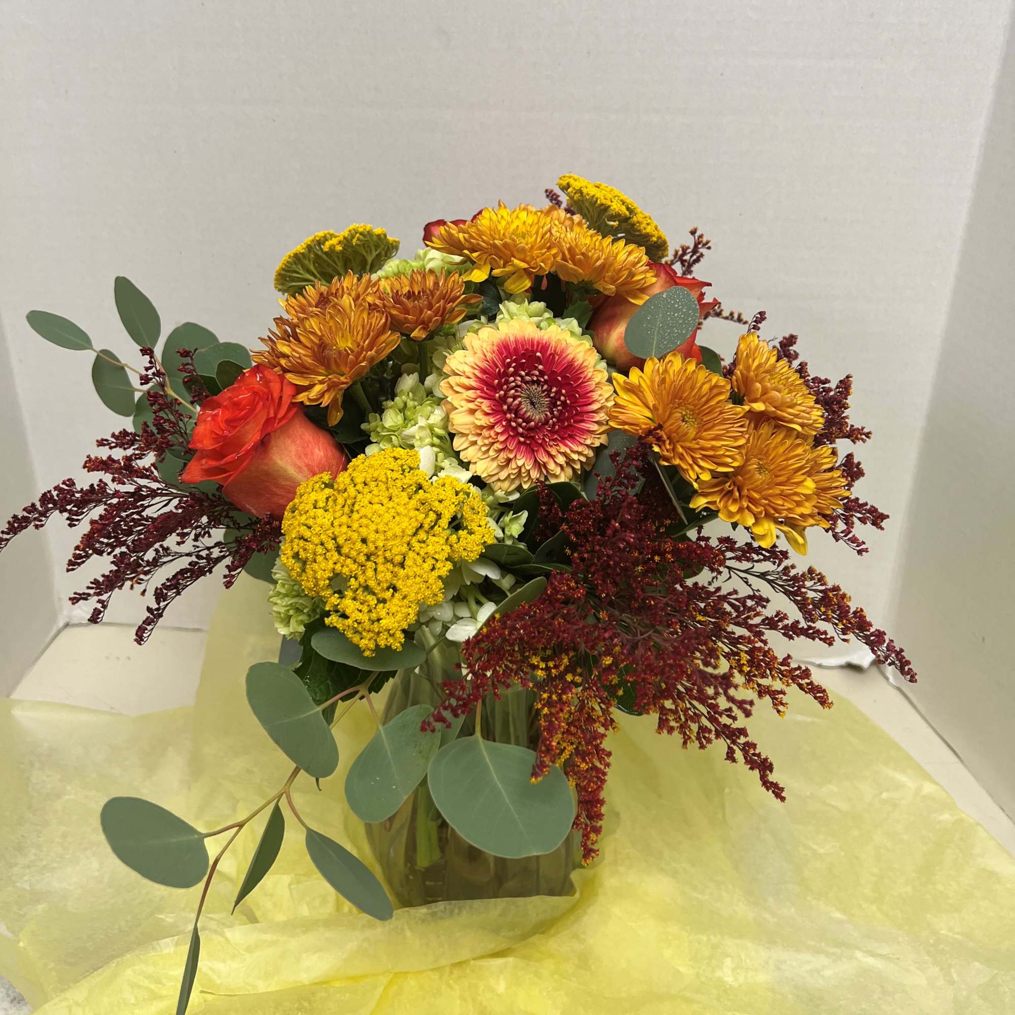 Send this incredibly appealing autumn arrangement to a special someone in your Send this incredibly appealing autumn arrangement to a special someone in your