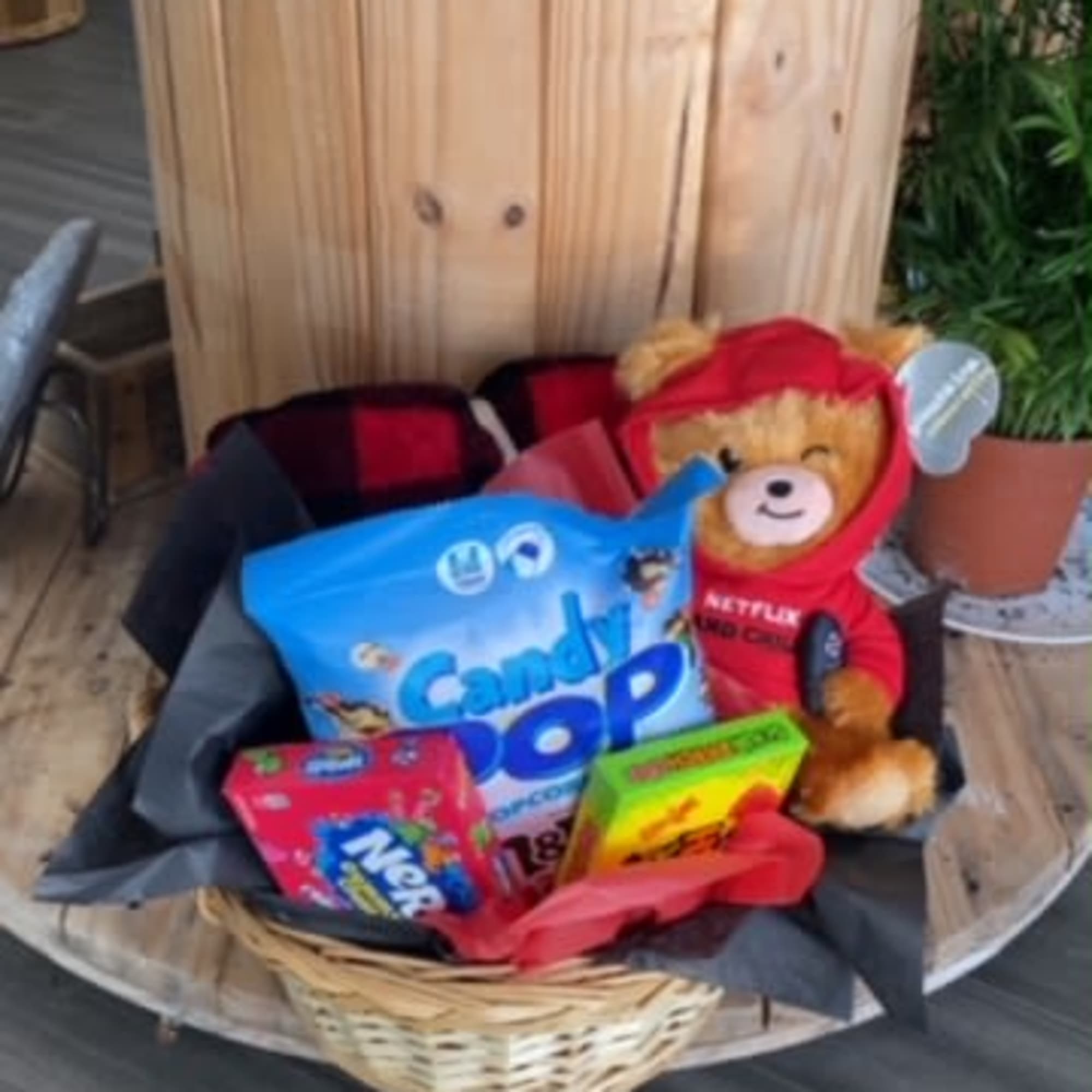 Comes with a Cozy Plaid Blanket, a Punchkins Plushie, a bag  Comes with a Cozy Plaid Blanket, a Punchkins Plushie, a bag