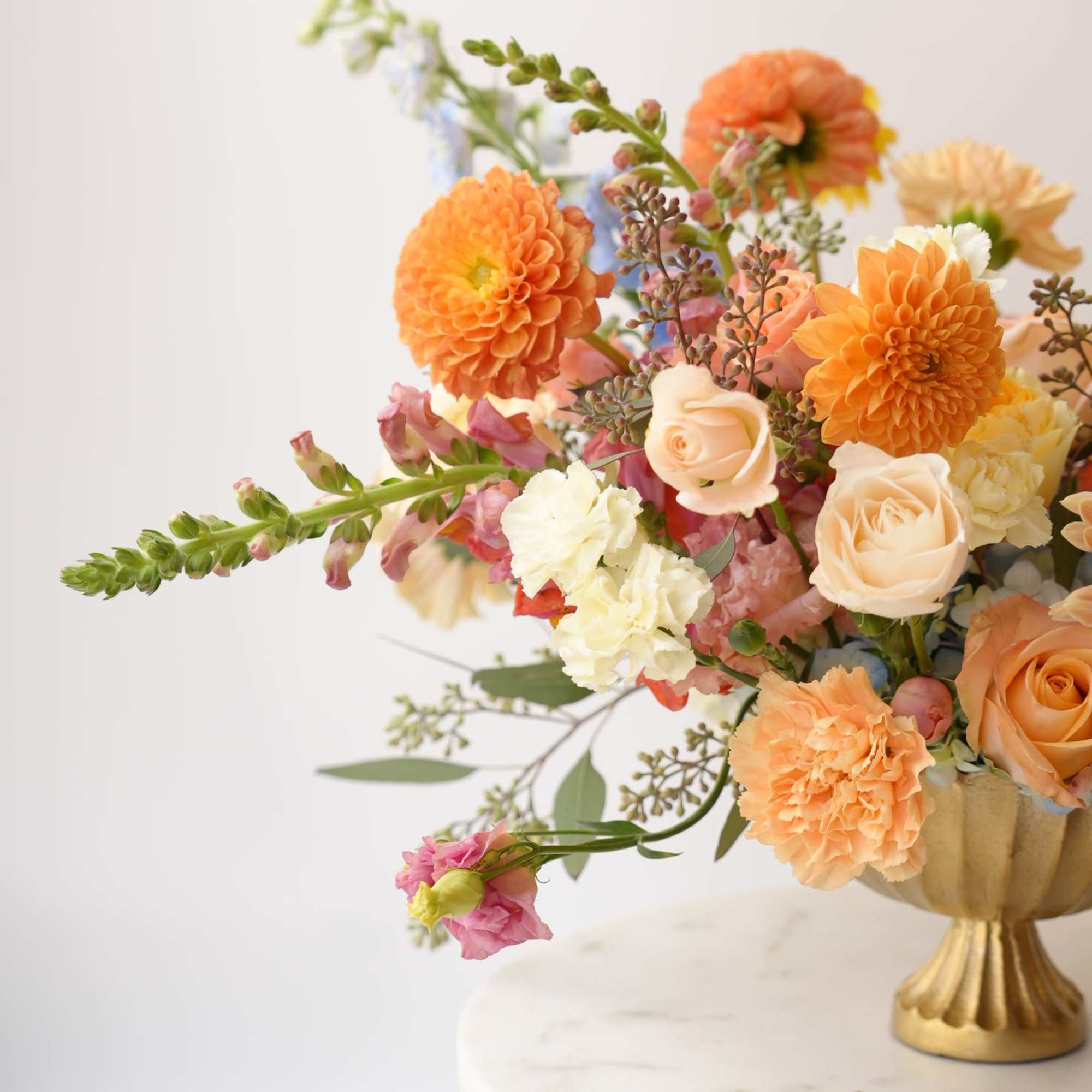 The perfect blend of whimsy and tradition with this enchanting table arrangement. The perfect blend of whimsy and tradition with this enchanting table arrangement.
