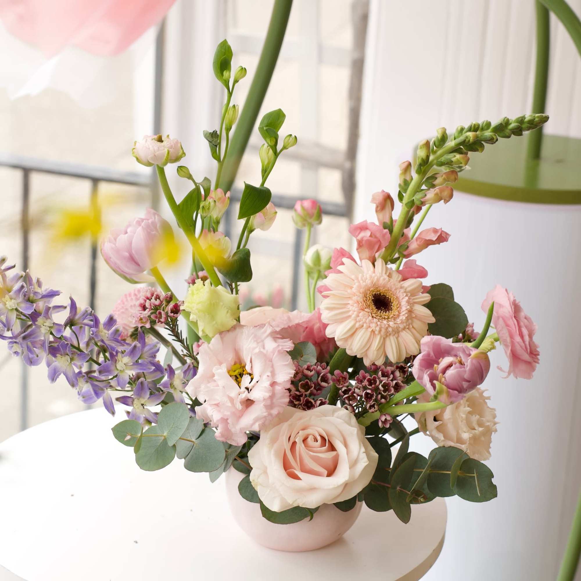 Let our expert florists craft a one-of-a-kind arrangement using the freshest blooms Let our expert florists craft a one-of-a-kind arrangement using the freshest blooms
