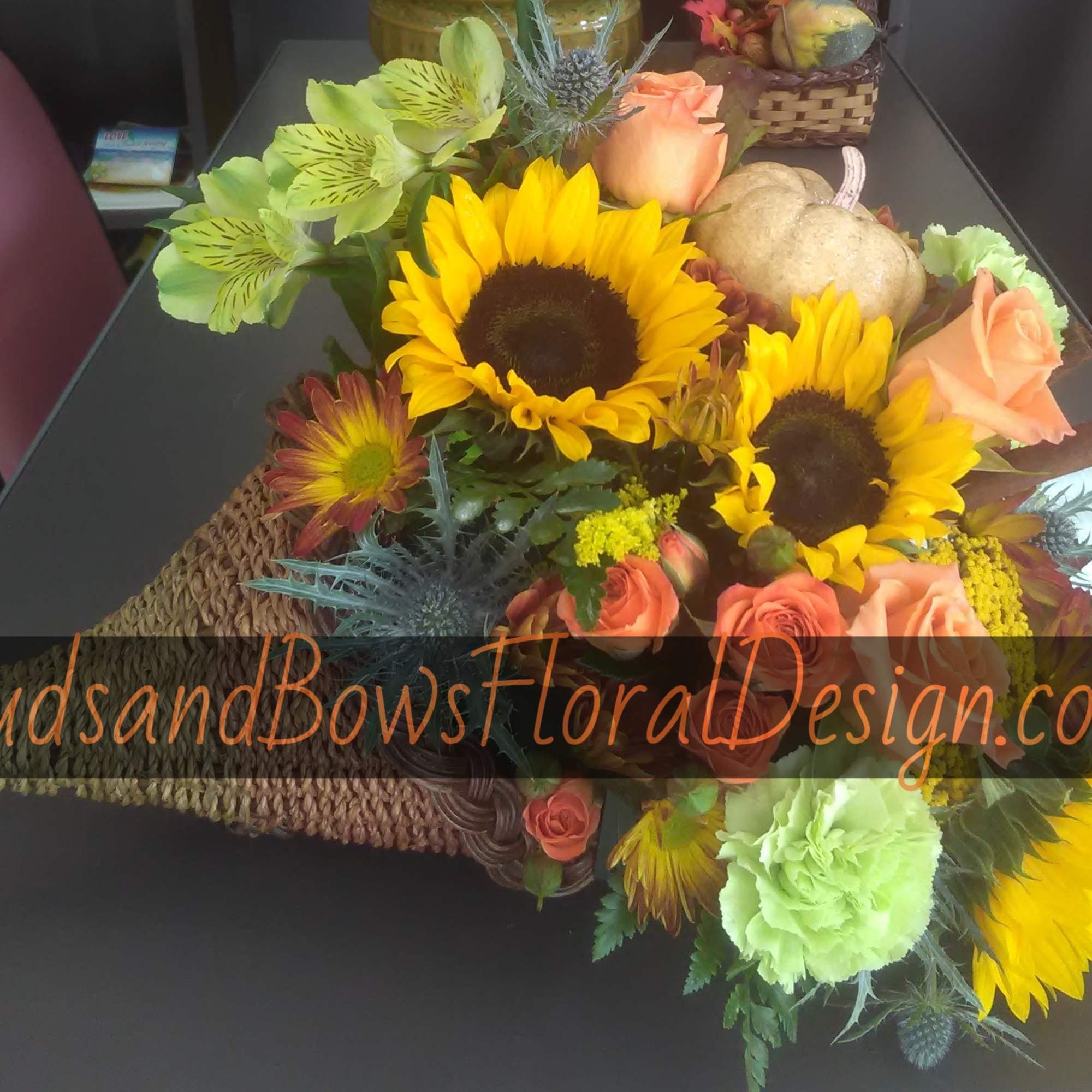 Send a symbol of tradition and family. 
In classical antiquity, the cornucopia Send a symbol of tradition and family. 
In classical antiquity, the cornucopia