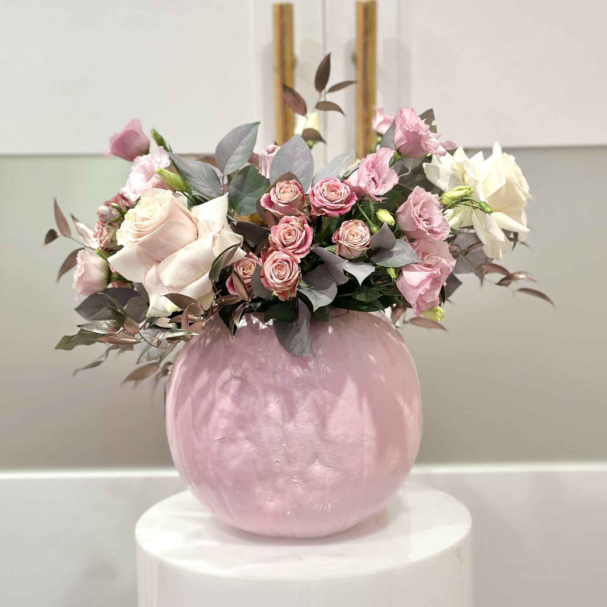 Seasonal Glam Pumpkin with Premium flowers and Greenery.
Color preferences can be requested. Seasonal Glam Pumpkin with Premium flowers and Greenery.
Color preferences can be requested.