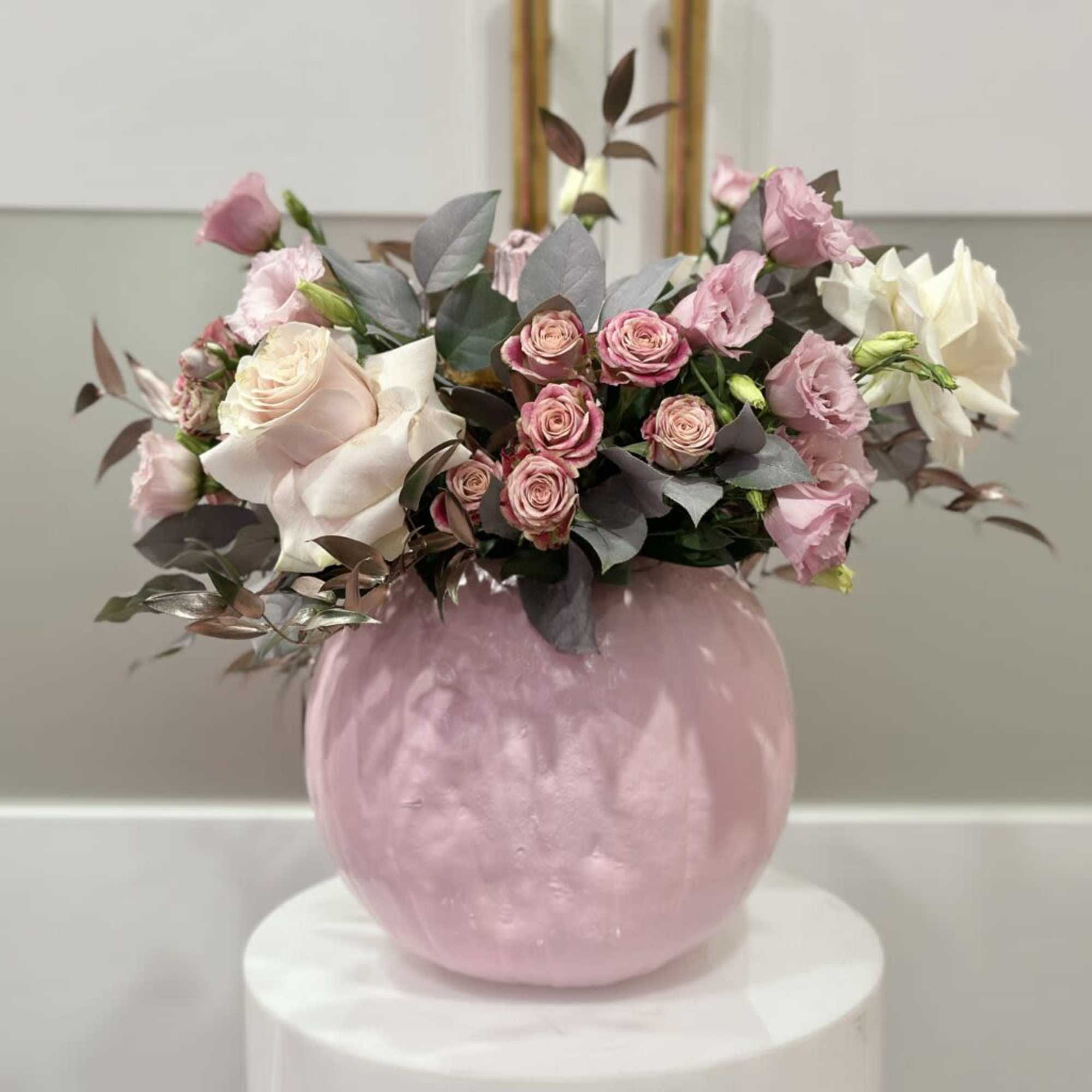 Seasonal Glam Pumpkin with Premium flowers and Greenery.
Color preferences can be requested. Seasonal Glam Pumpkin with Premium flowers and Greenery.
Color preferences can be requested.