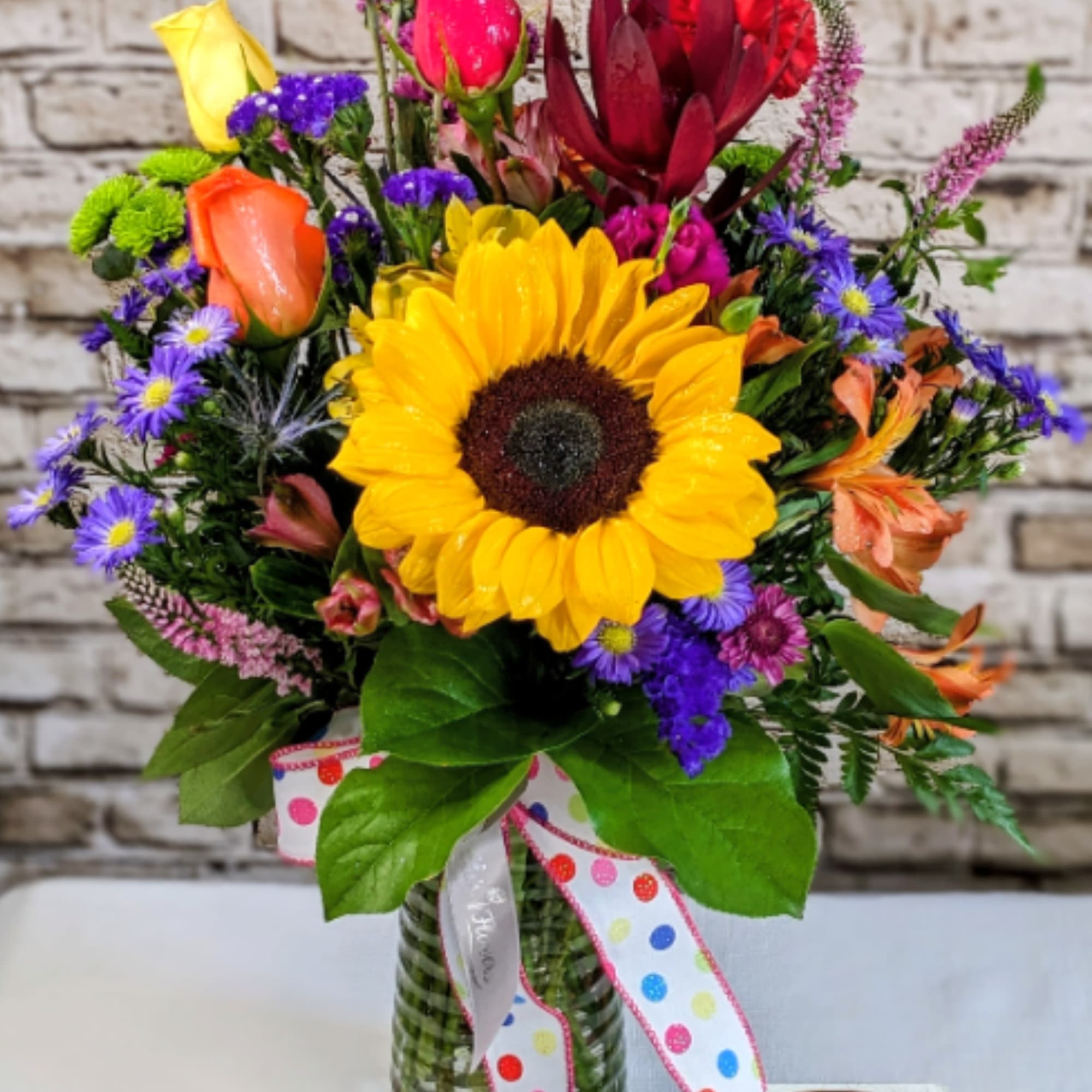 Bring sunshine and smiles to their special day with this vibrant, joy-filled Bring sunshine and smiles to their special day with this vibrant, joy-filled