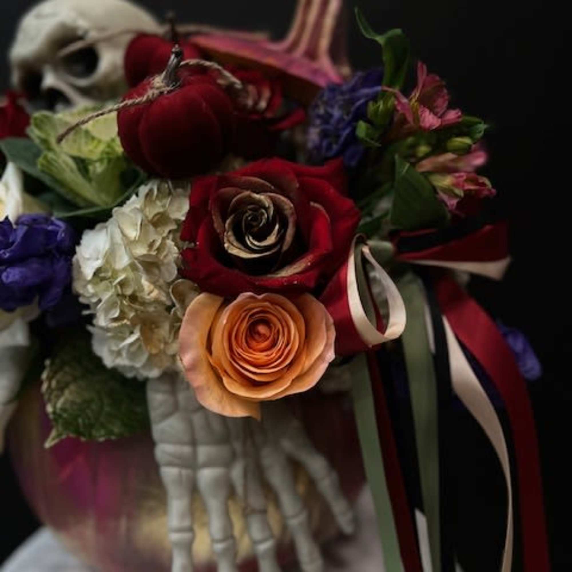 Welcome Fall into your home with this warm and cozy, Hello Pumpkin