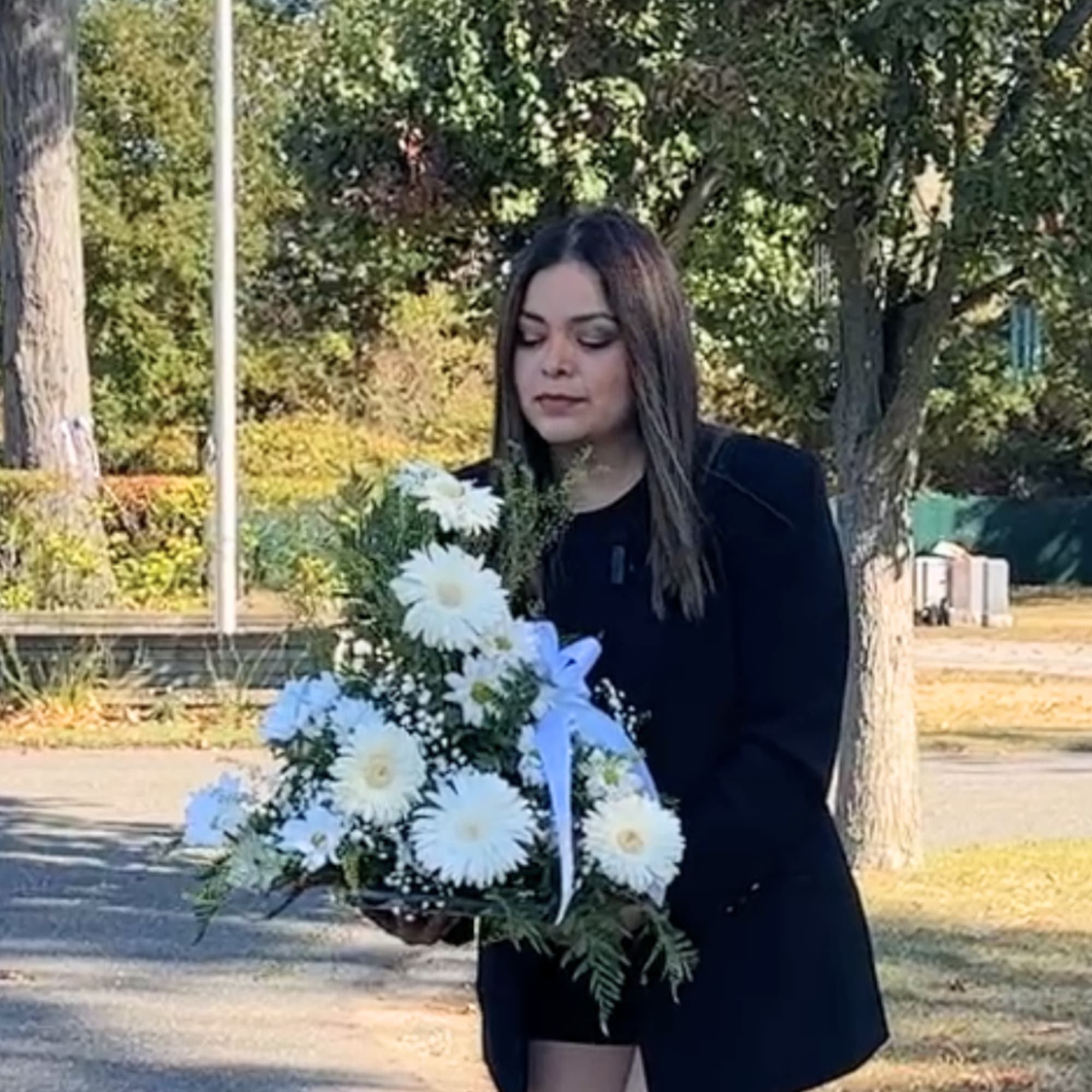 Arreglo para cementerio en Long Island, New York. 