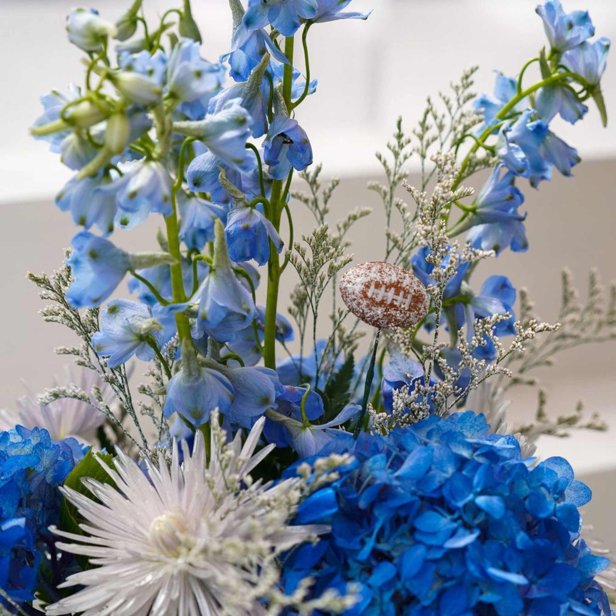 Cold Front Vase Arrangement
As crisp and bold as the Buffalo Bills’ new Cold Front Vase Arrangement
As crisp and bold as the Buffalo Bills’ new