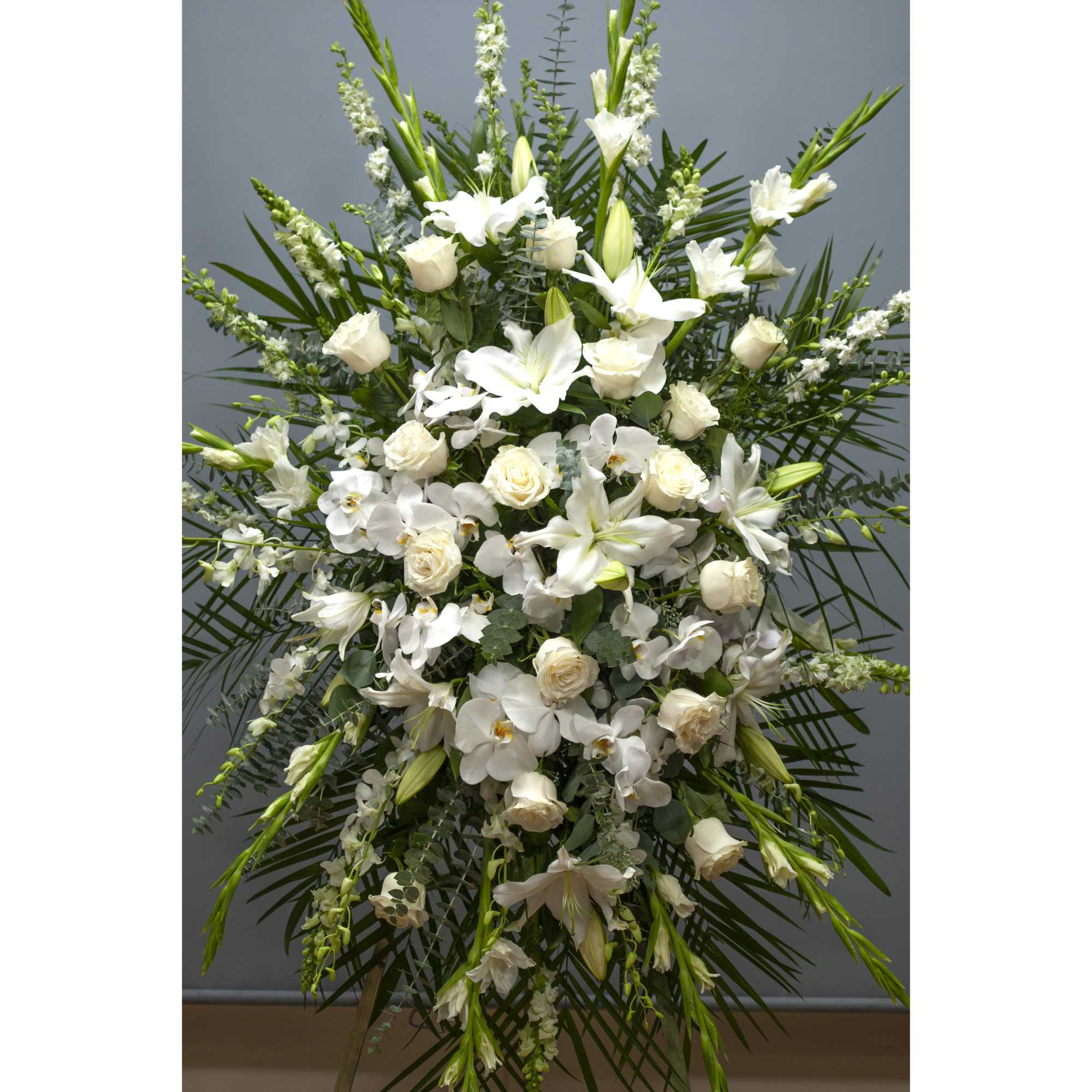 White flowers symbolize purity, peace, and the light of hope during life’s White flowers symbolize purity, peace, and the light of hope during life’s