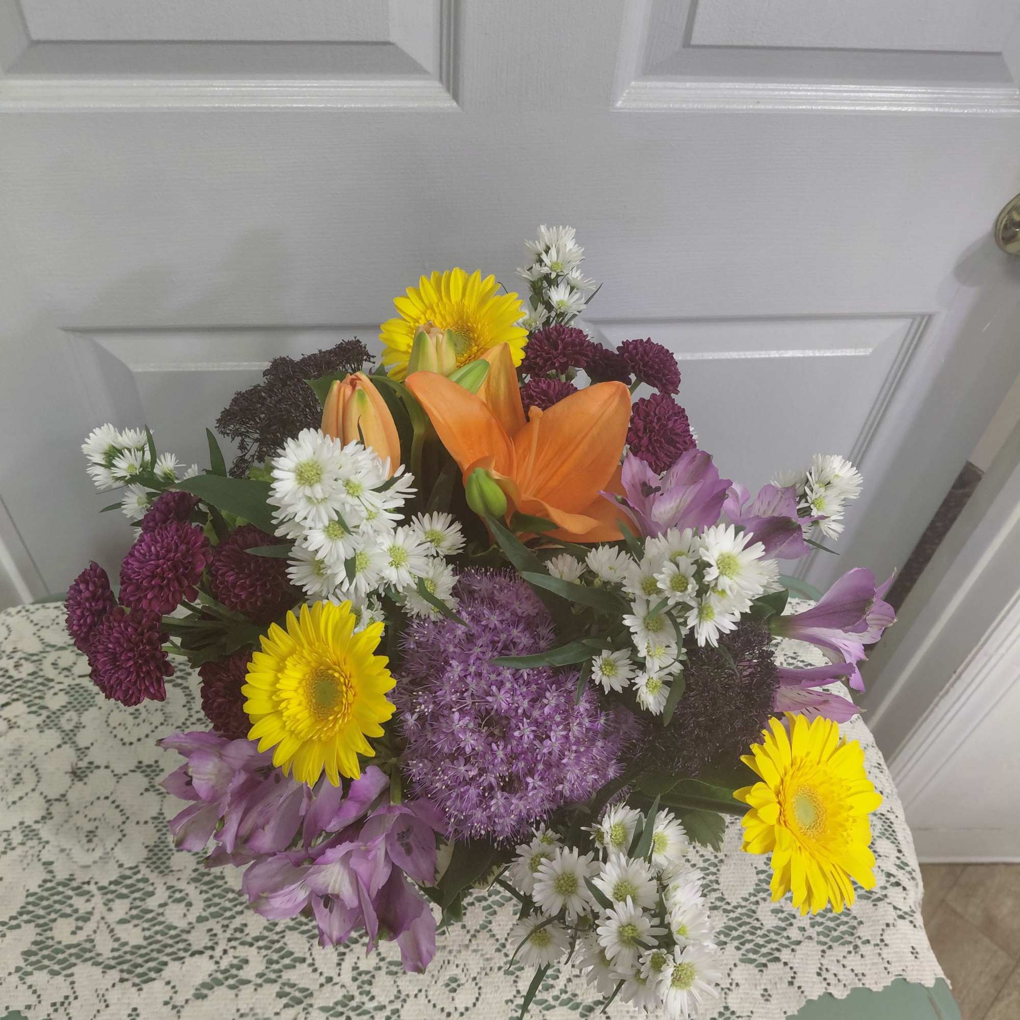 Roses, Alstroemeria,  Spray Roses,  Minuture Buttons