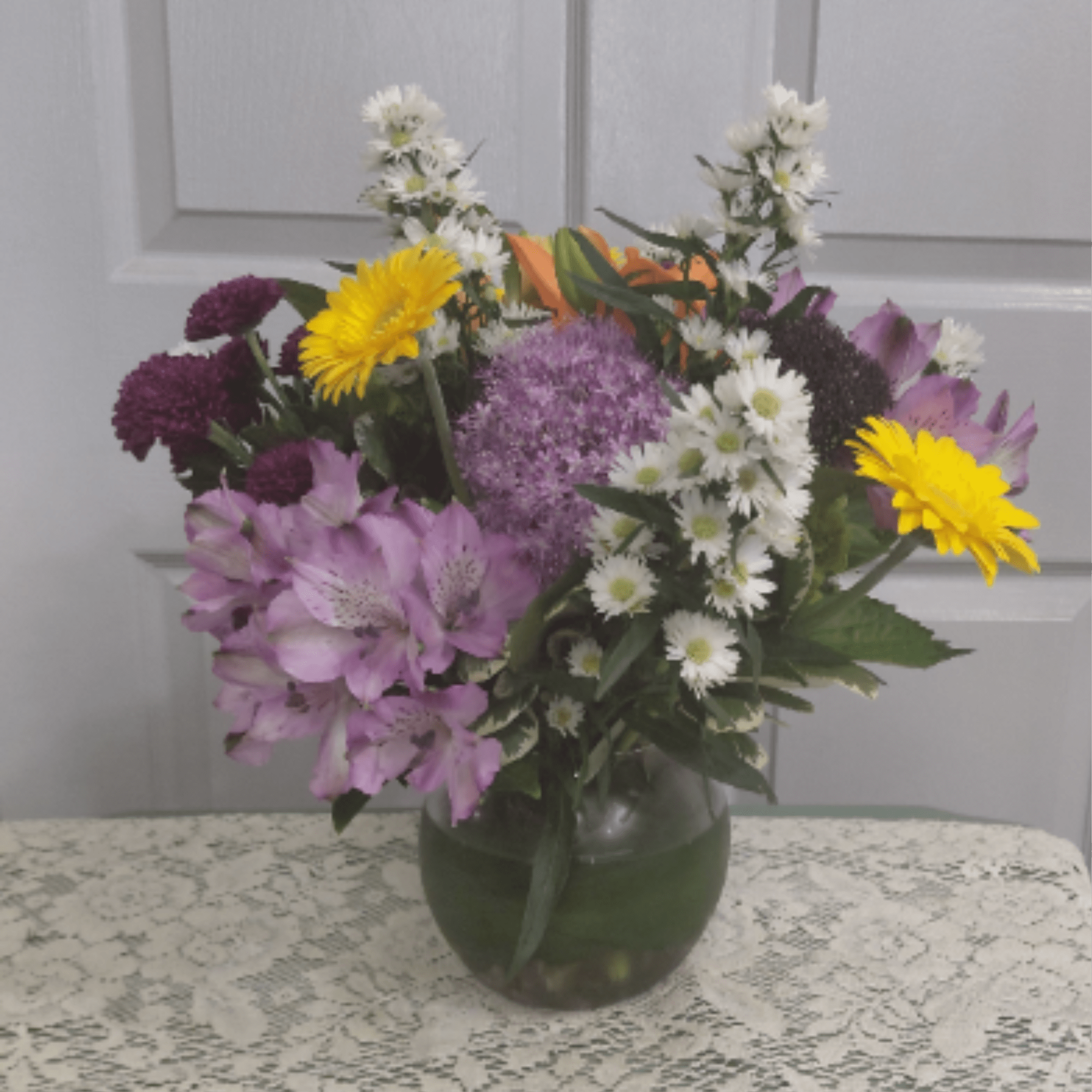 Roses, Alstroemeria,  Spray Roses,  Minuture Buttons