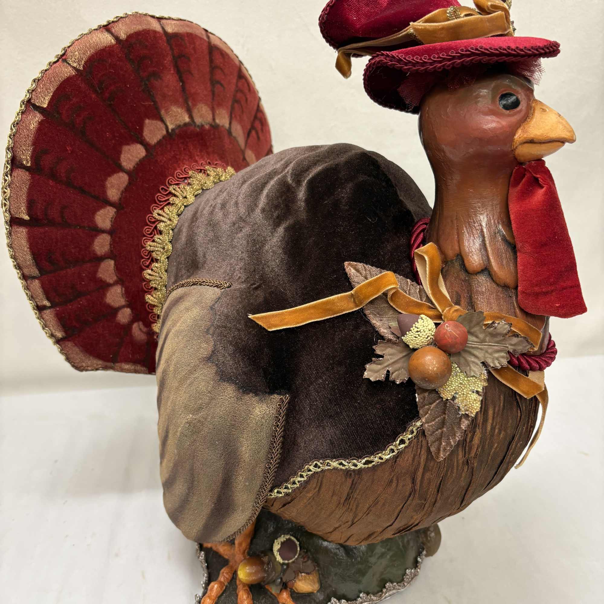 Cozy elegance with festive charm, featuring a plush velvet body that radiates