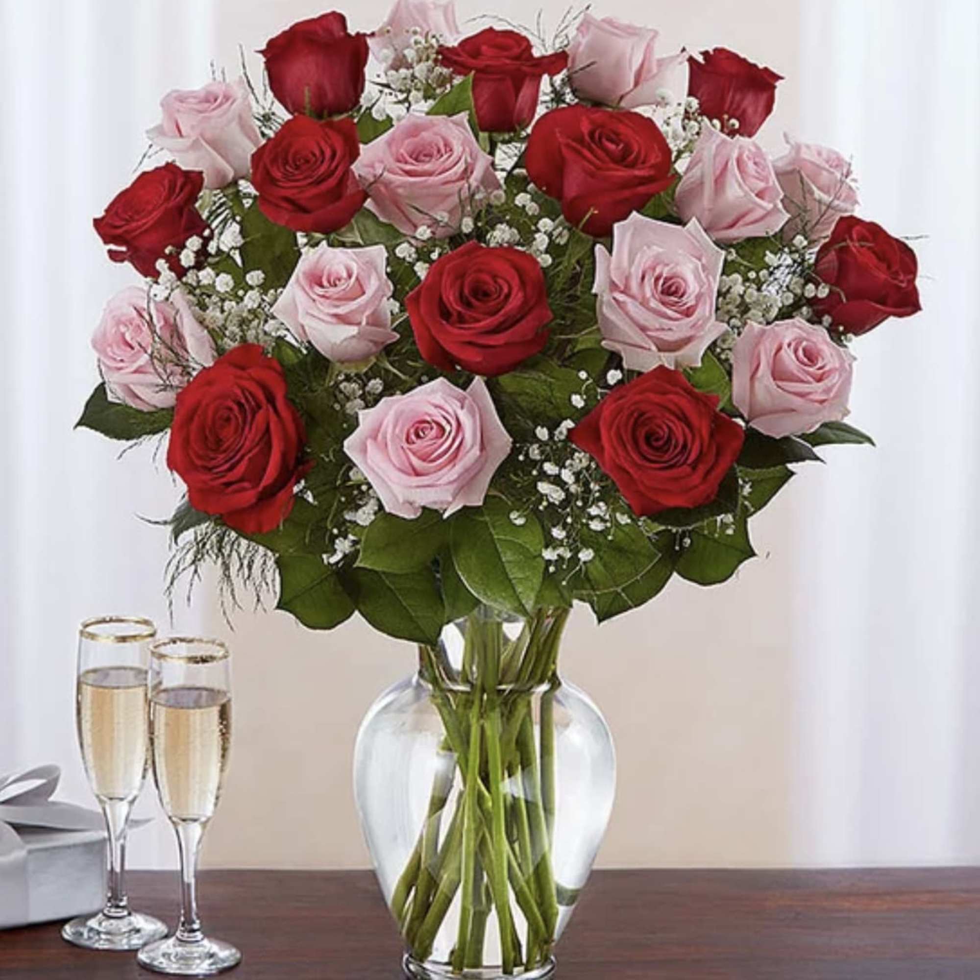 Our radiant roses are the ultimate romantic surprise. Two, three or four