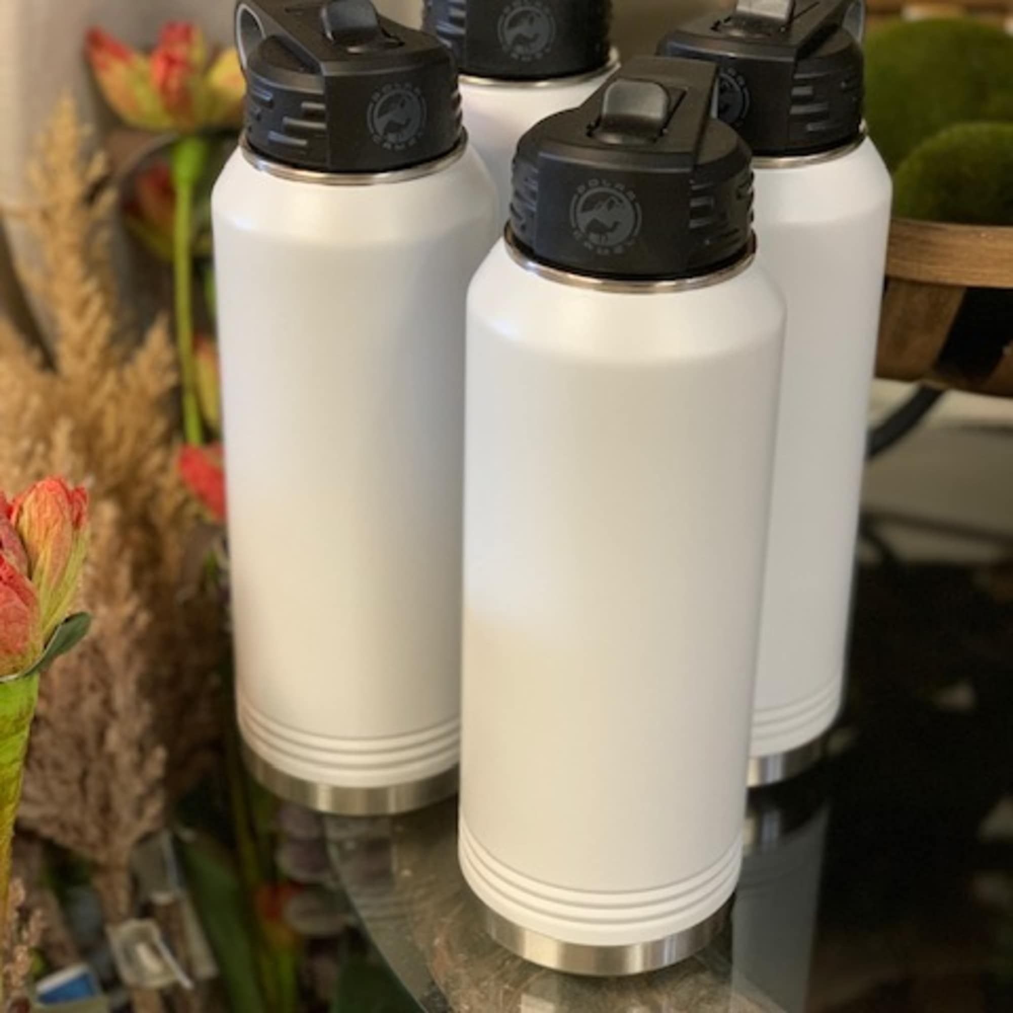 Create an awesome gift with a personalized water bottle that keeps drinks