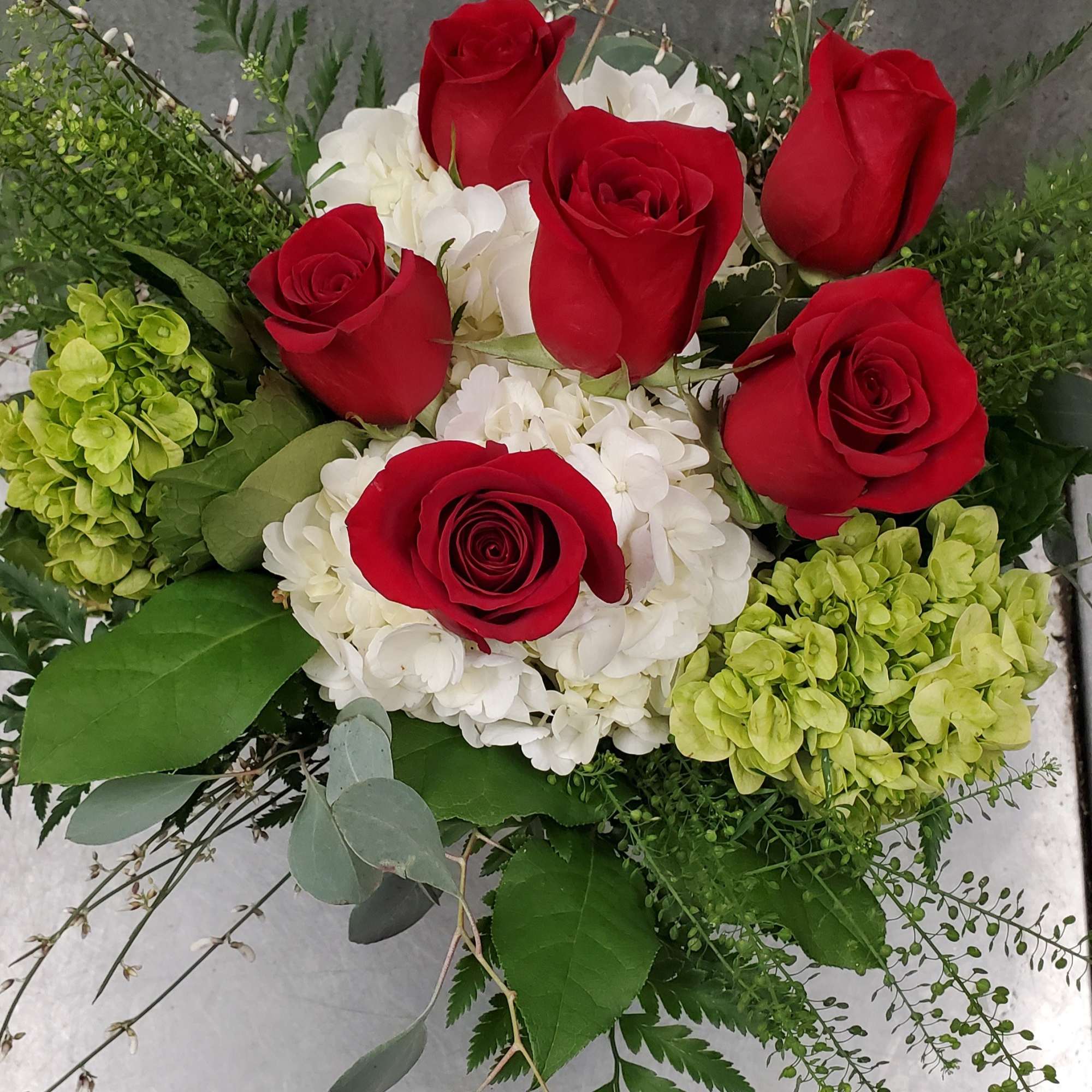 You Make Me Happy
Modern. Romantic. Thoughtfully Styled.
Say it from the heart with 
You Make Me Happy
Modern. Romantic. Thoughtfully Styled.
Say it from the heart with